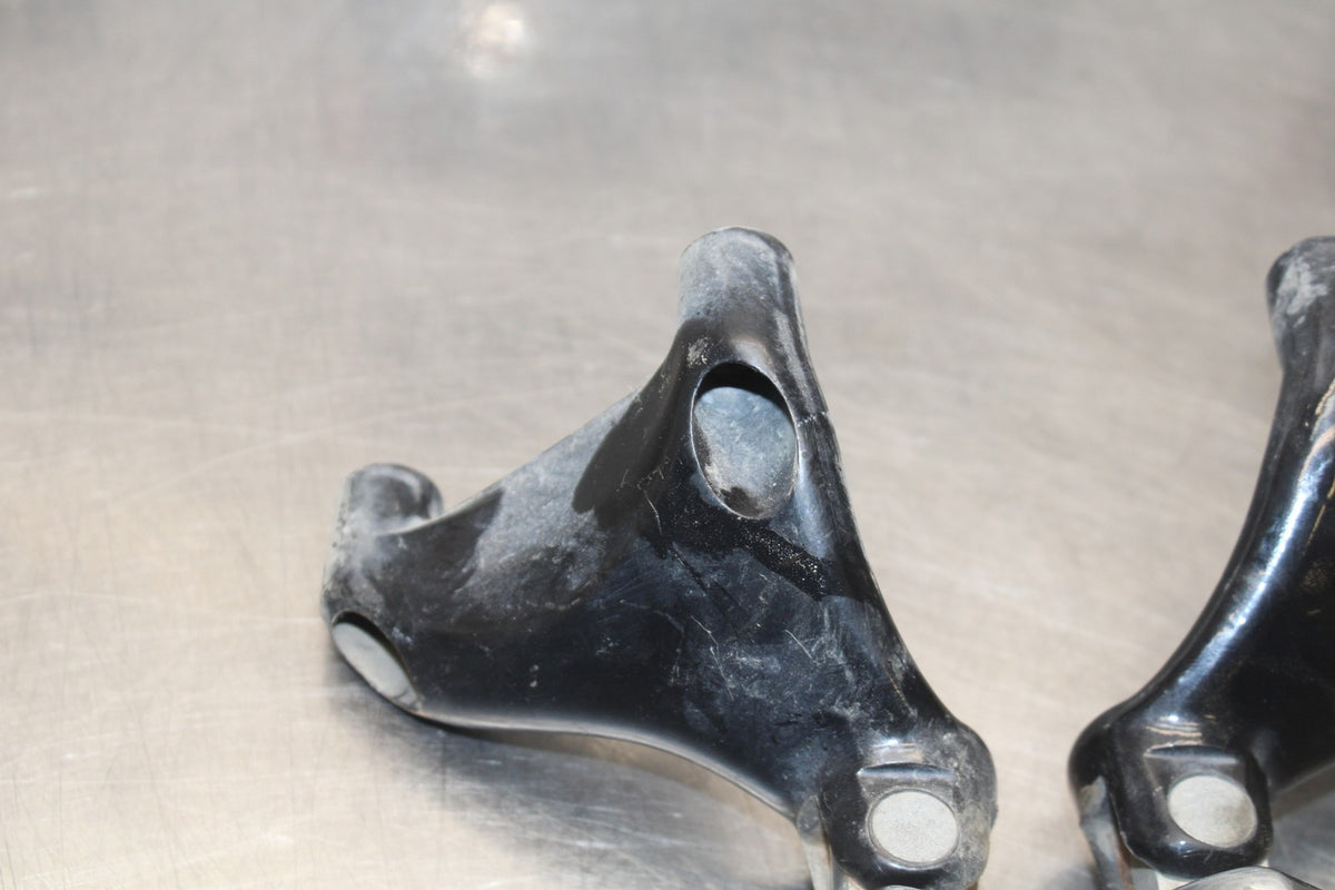 08 HARLEY-DAVIDSON SPORTSTER 1200 REAR PASSENGER FOOT STEP PEG SET BB794