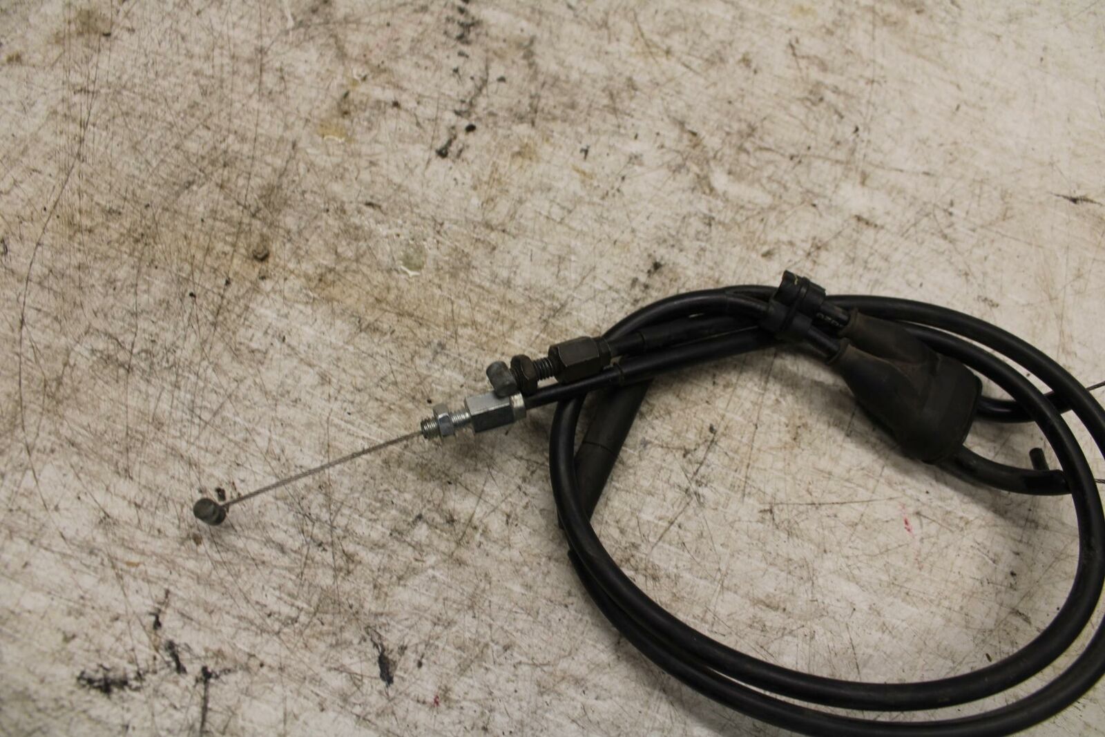 08-16 YAMAHA YZF R6 THROTTLE CABLES LINES BB365
