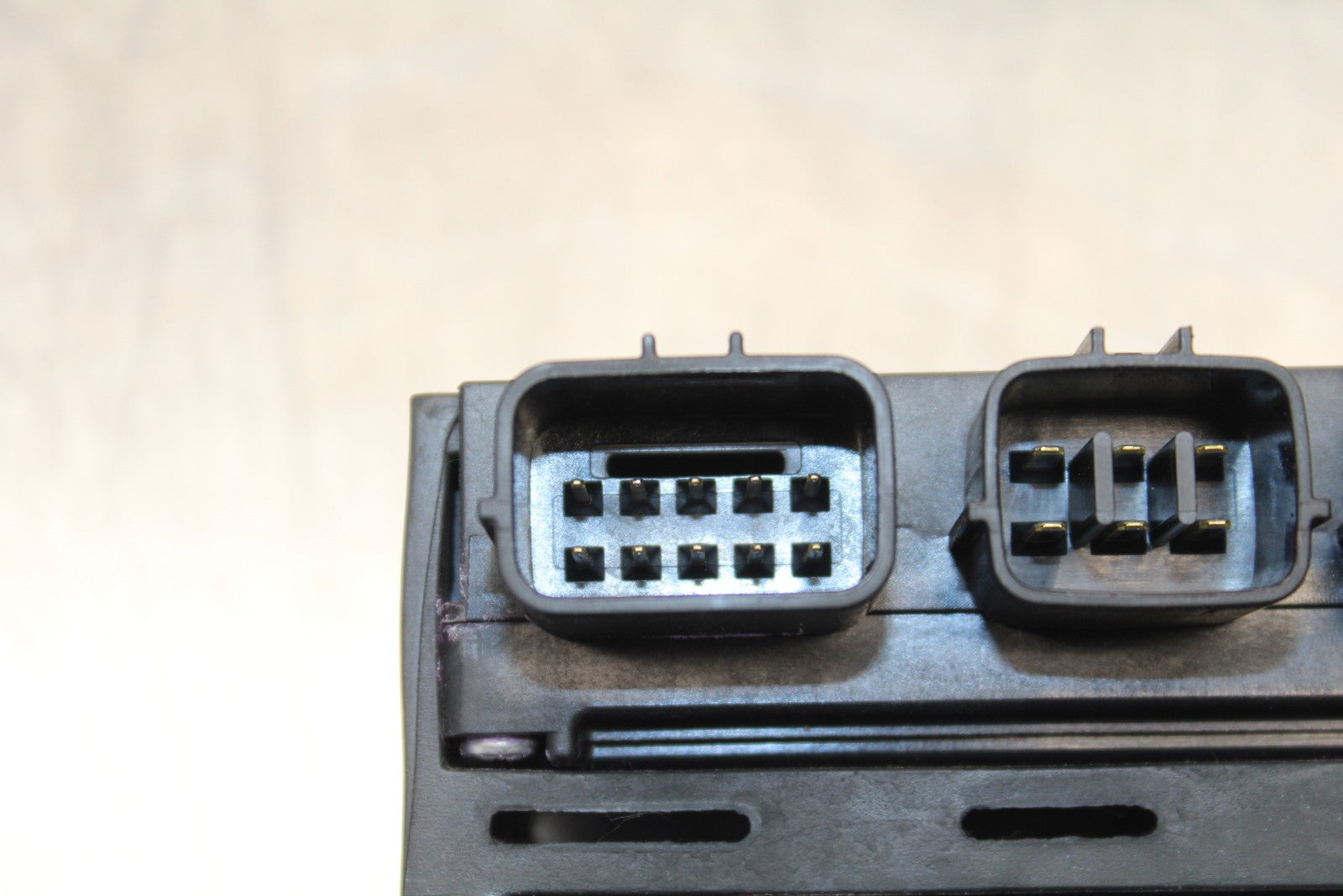 21-23 KAWASAKI NINJA ZX6R RELAY ASSEMBLY FUSE BOX BB179