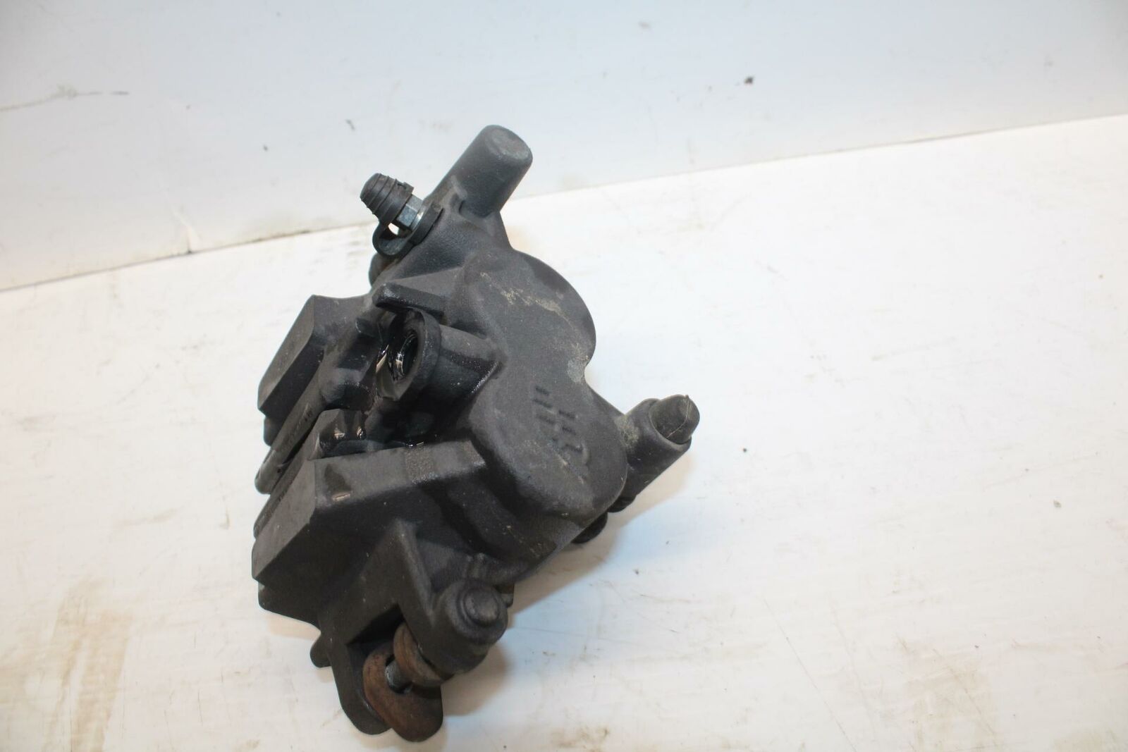 04-09 SUZUKI GS500F  FRONT BRAKE CALIPER BB278