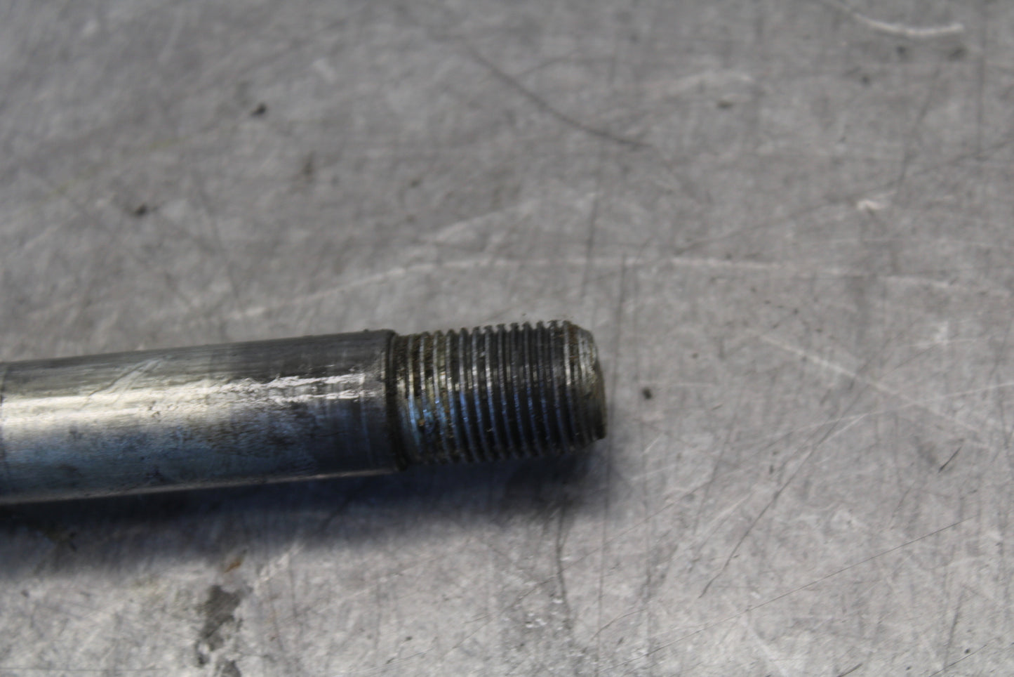 09-15 YAMAHA FZ6R FRONT WHEEL RIM AXLE PIVOT BOLT 20S-25181-00-00 BB686