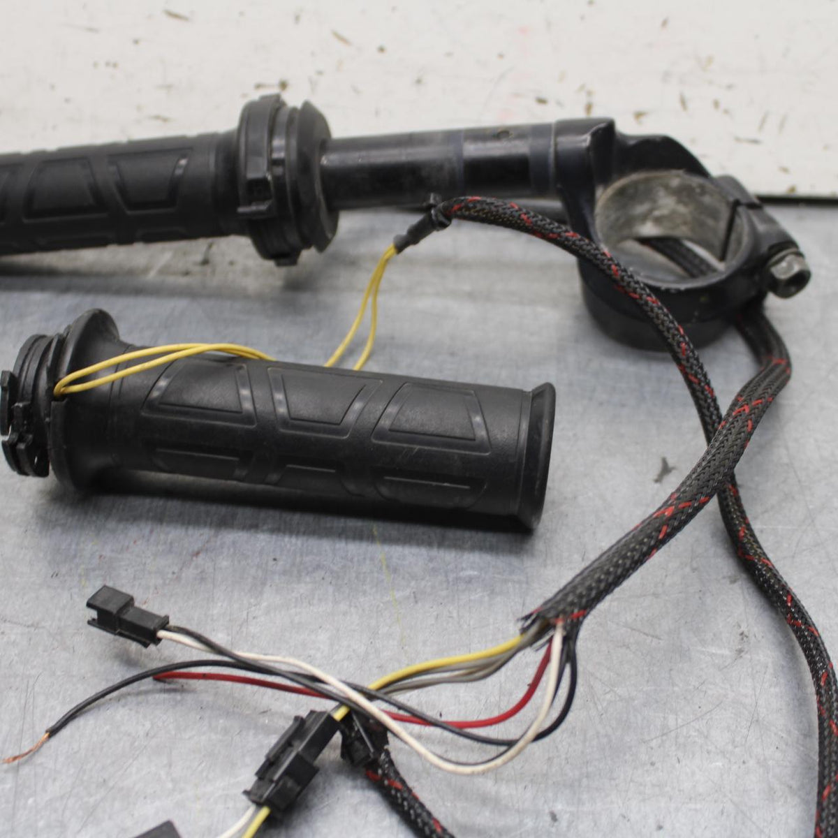 01-06 HONDA CBR600F4I HEATED RIGHT THROTTLE GRIP AND LEFT GRIP BB644
