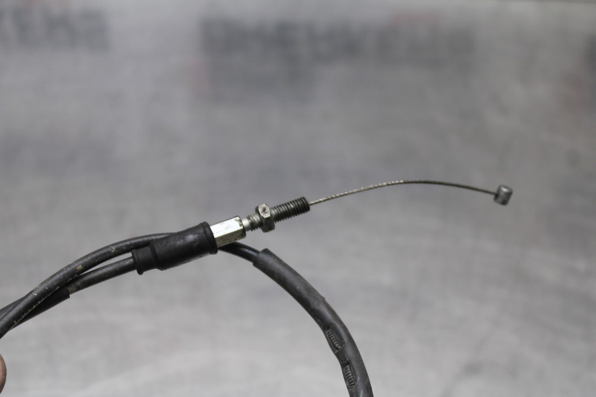 05 DUCATI SUPERSPORT 800 THROTTLE CABLE LINE HOUSING GUIDE BB913