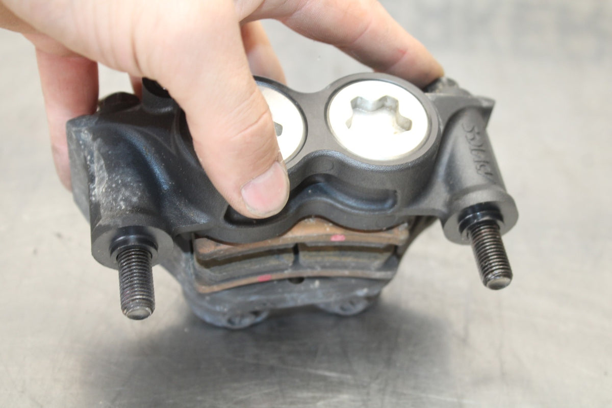 17 YAMAHA YZF R6 RIGHT LEFT FRONT BRAKE CALIPER SET PAIR CALIPERS BB922