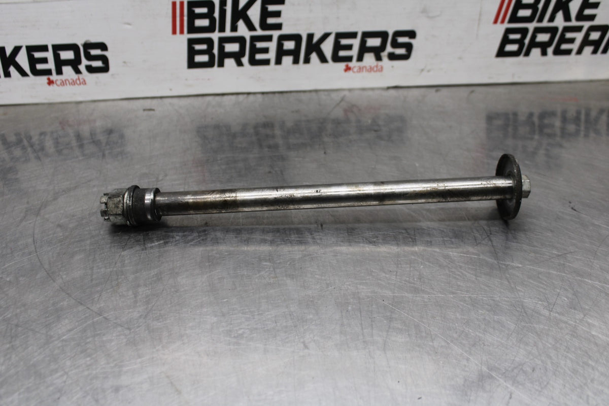 97 KAWASAKI VULCAN 1500 VN1500D CLASSIC REAR AXLE WHEEL RIM PIVOT AXEL BB936