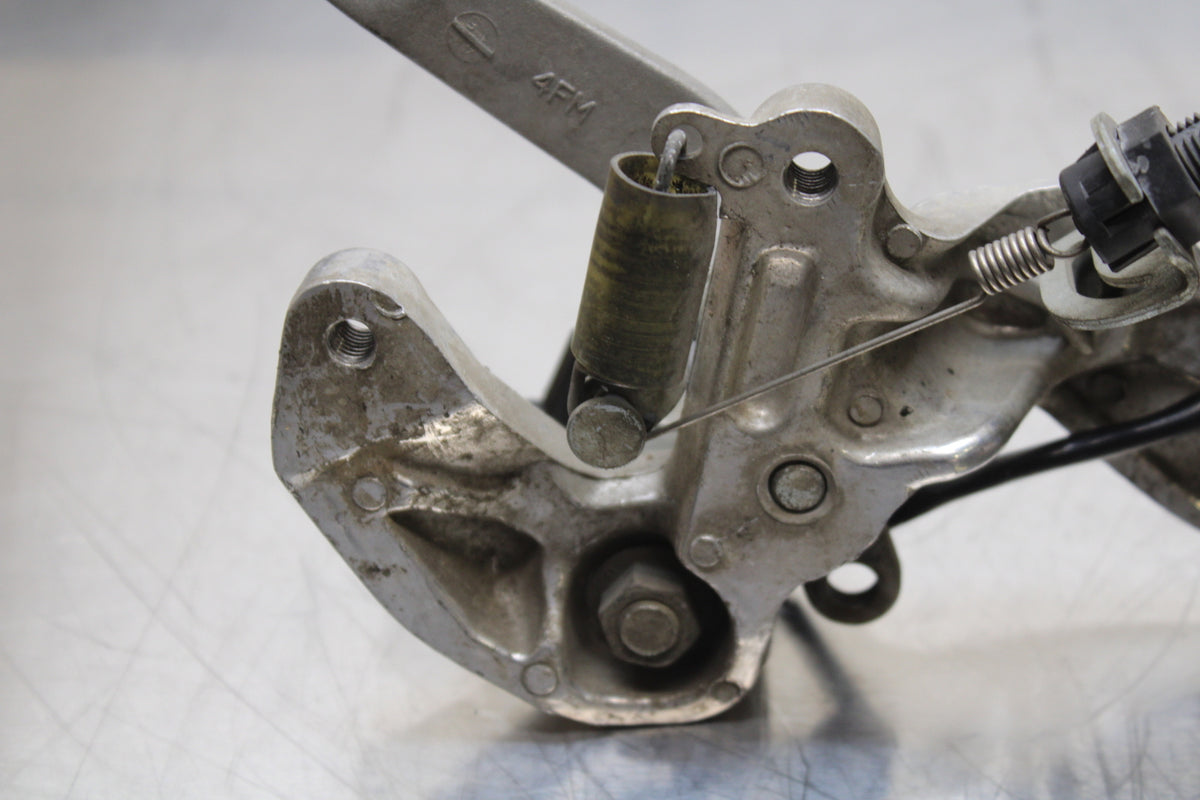 96 YAMAHA YZF750R RIGHT REARSET REAR SET DRIVER FOOT PEG REST STOP BB137