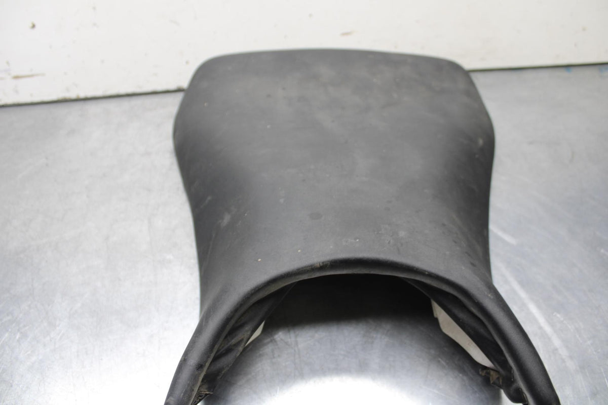 06 YAMAHA YZF R6 FRONT DRIVERS SEAT PAD SADDLE PILLION 2C0-24710-00-00 BB622