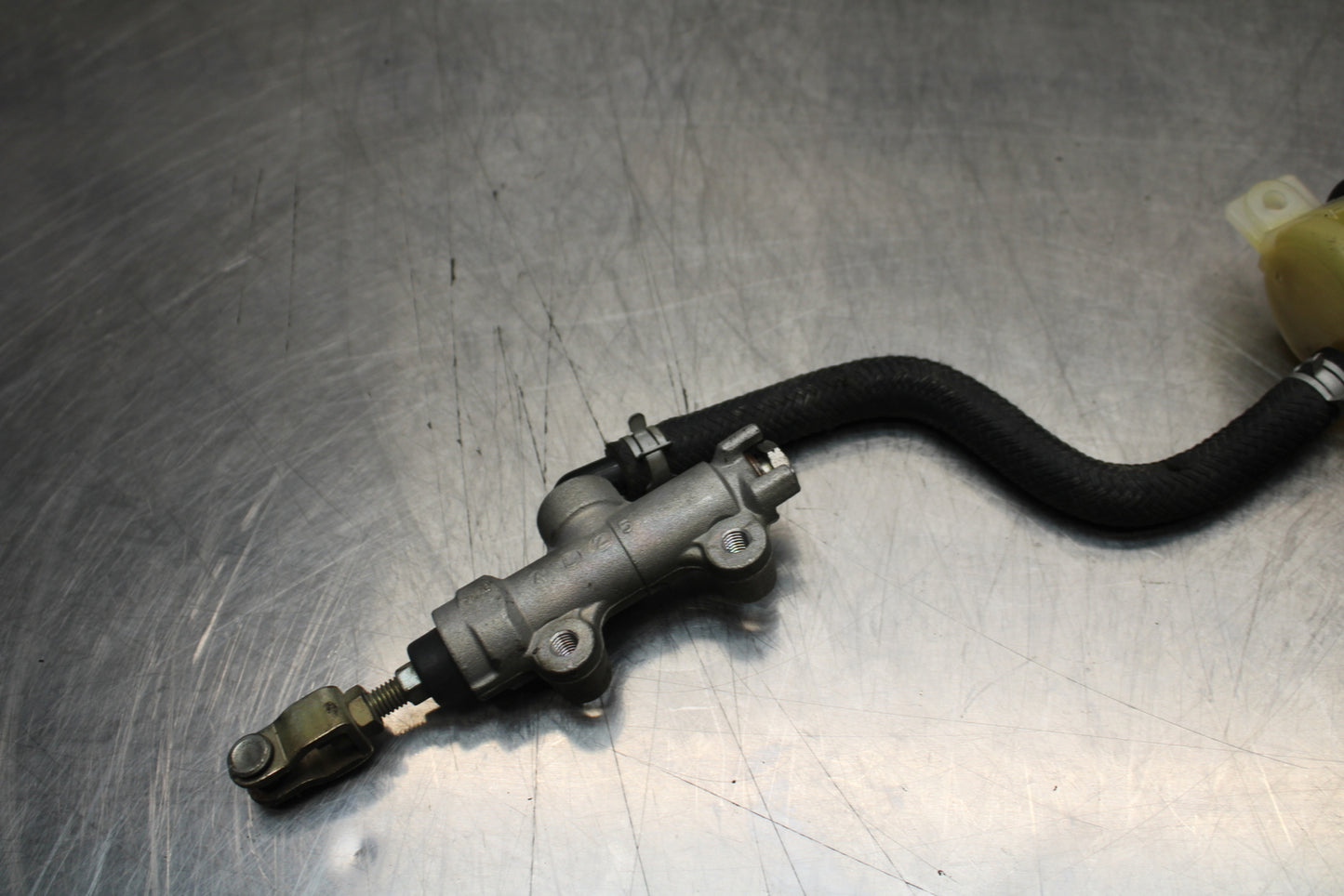 04-05 KAWASAKI NINJA ZX10R REAR BACK BRAKE MASTER CYLINDER W RESERVOIR BB163