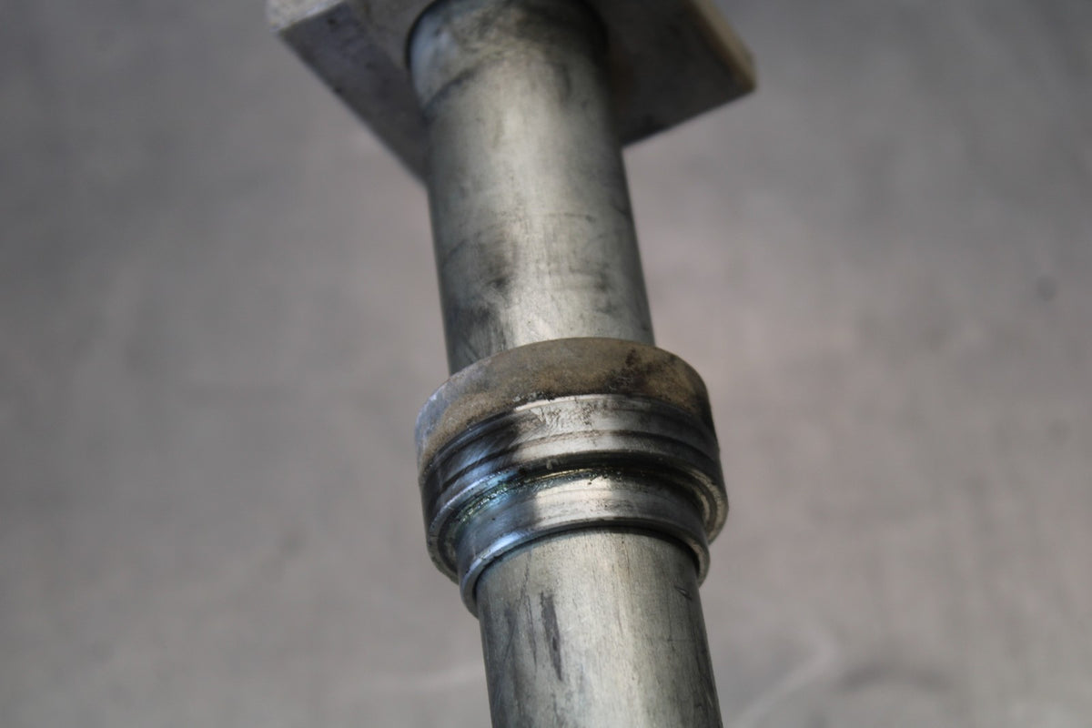 97-00 SUZUKI GSXR600 SRAD REAR AXLE BACK WHEEL RIM PIVOT BOLT AXEL BB921