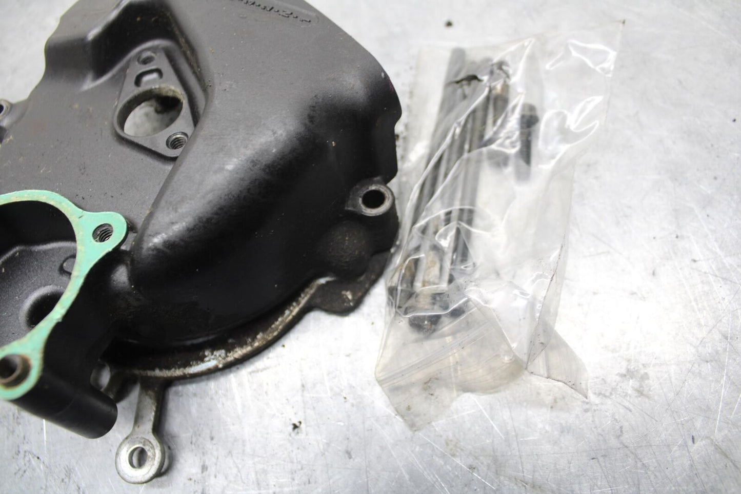 2006 Honda Interceptor 800 VFR800A ABS ENGINE SPROCKET COVER 11340-MBG-000 BB39