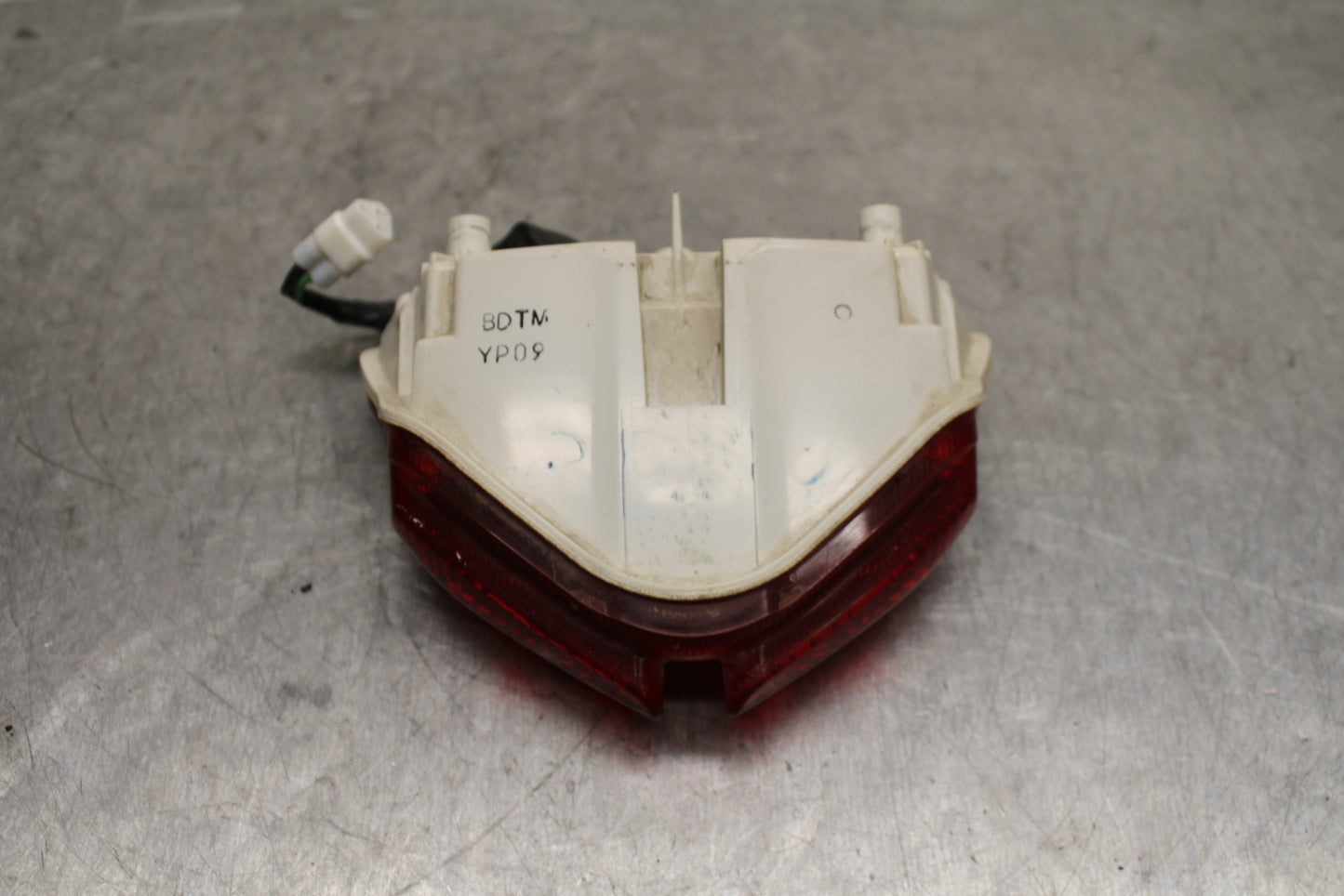 08-10 SUZUKI GSXR750 REAR TAIL TAILLIGHT BACK BRAKE LIGHT BB119