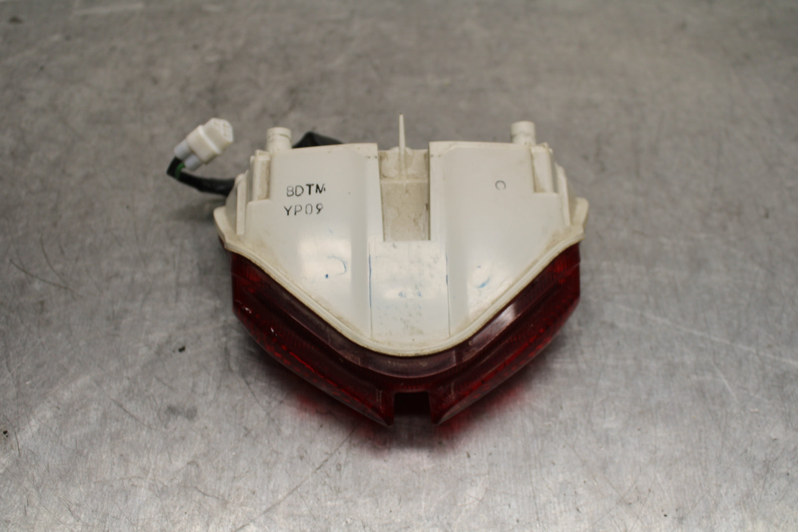 08-10 SUZUKI GSXR750 REAR TAIL TAILLIGHT BACK BRAKE LIGHT BB119