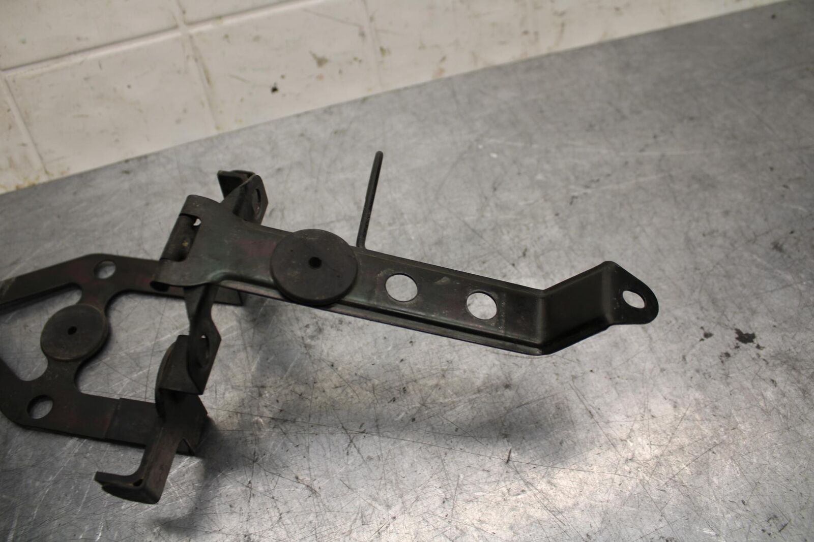 2001 Honda ST1100 BATTERY BOX  CLAMP STRAP BB77