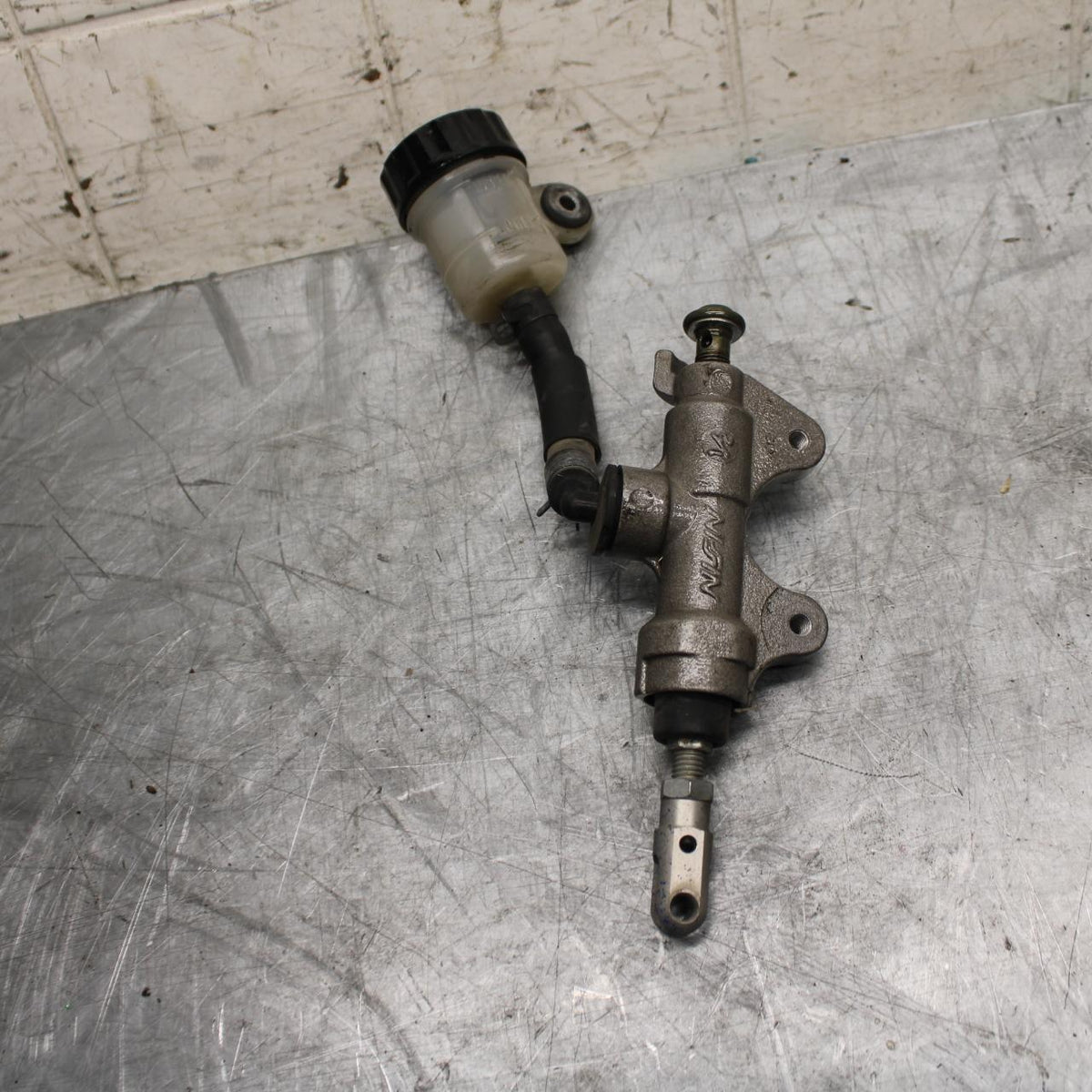 07 YAMAHA YZF R6 REAR BRAKE MASTER CYLINDER W RESERVOIR 2C0-2583V-01-00 BB495