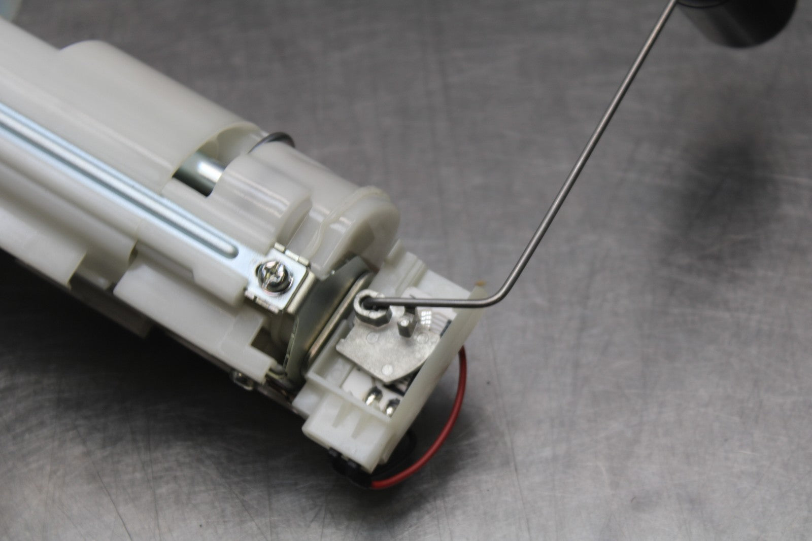 09-16 SUZUKI GSXR1000 FUEL PUMP GAS PETROL SENDER UNIT BB439