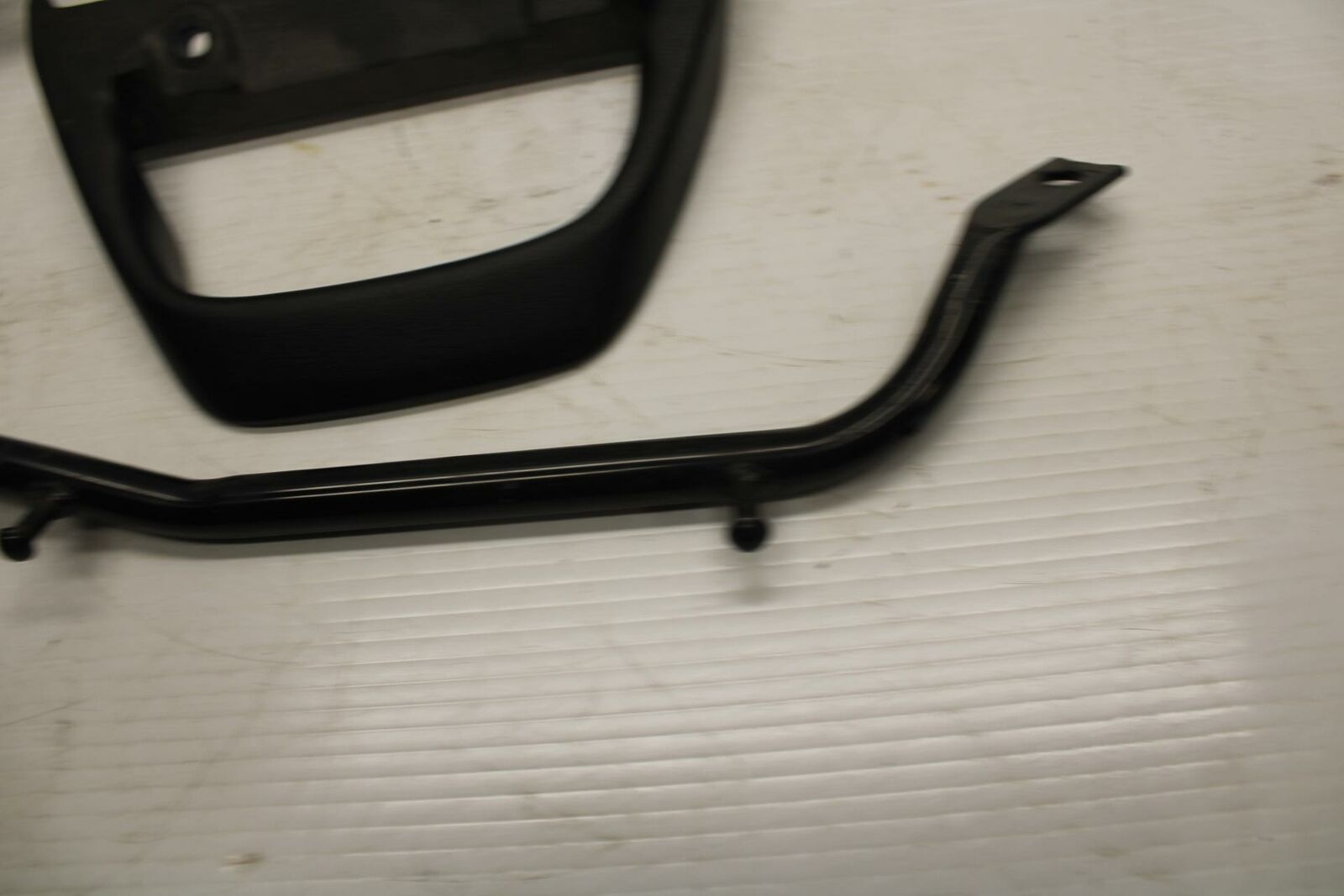 04-09 SUZUKI GS500F PASSENGER REAR SEAT GRAB BAR HANDLE SET BB278