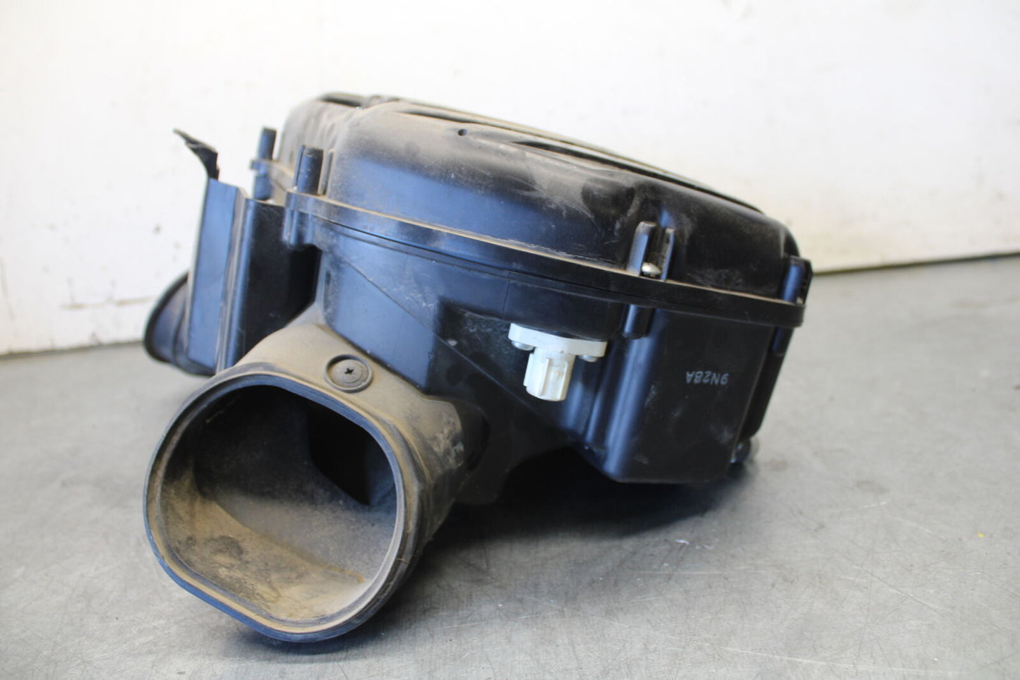11-24 SUZUKI GSXR750 AIRBOX AIR INTAKE FILTER BOX  BB687