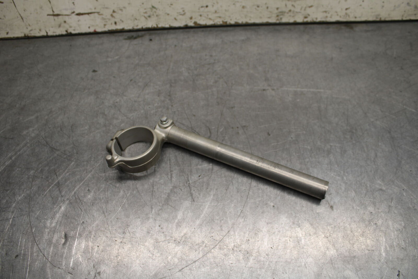 06-07 SUZUKI GSXR750 RIGHT CLIP ON HANDLEBAR BB110