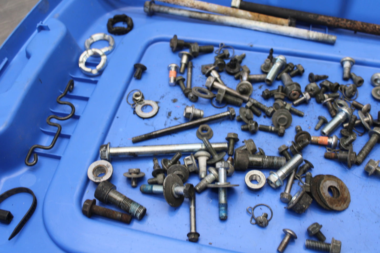 03 SUZUKI SV650S MOUNTING BOLTS HARDWARE MOTOR SCREWS BB167