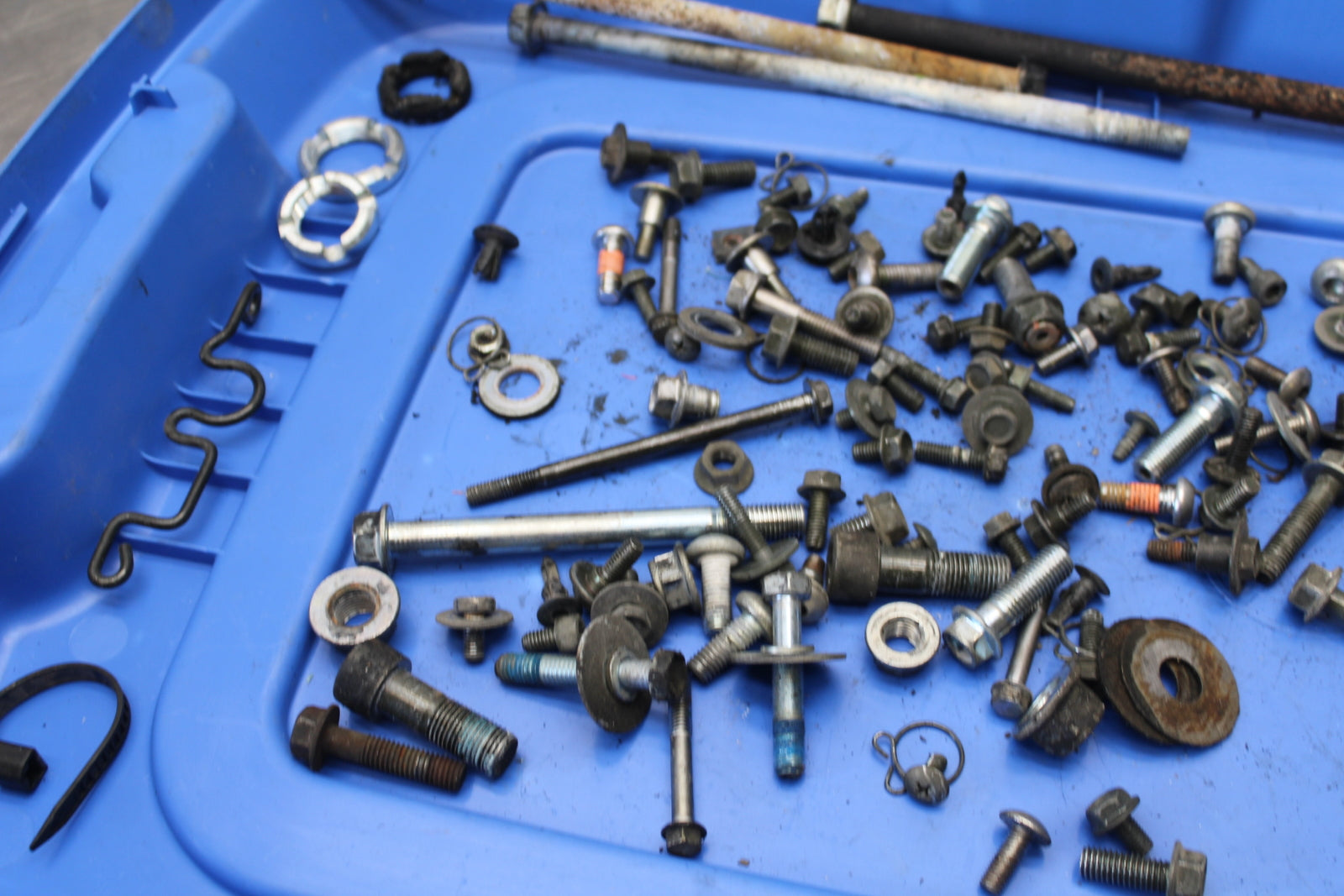 03 SUZUKI SV650S MOUNTING BOLTS HARDWARE MOTOR SCREWS BB167