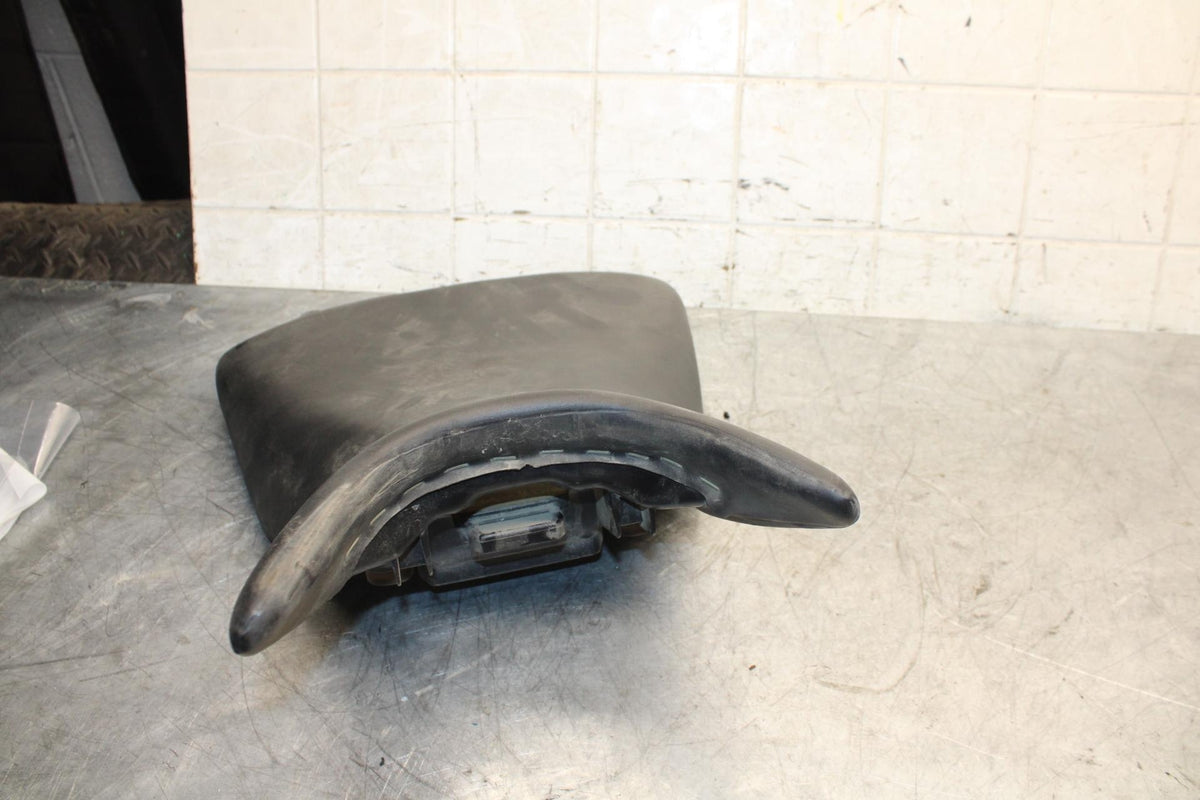 2015 Yamaha YZF R3 FRONT DRIVERS SEAT PAD SADDLE PILLION 1WD-F4710-00-00 BB526