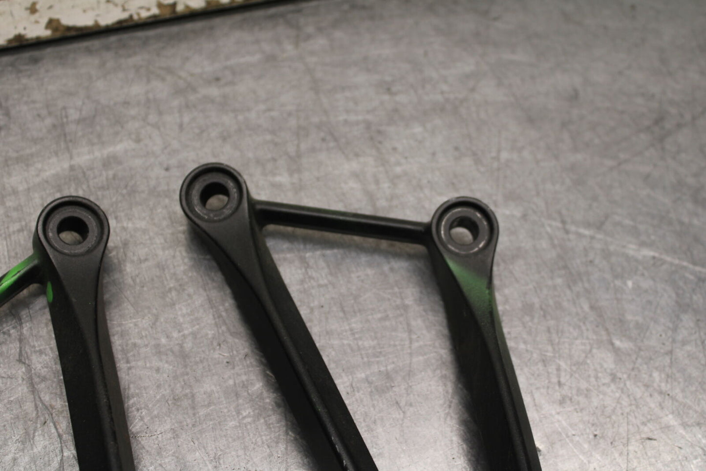 13-17 KAWASAKI NINJA ZX6R ZX636E REAR BACK PASSENGER PEG SET PAIR BB735