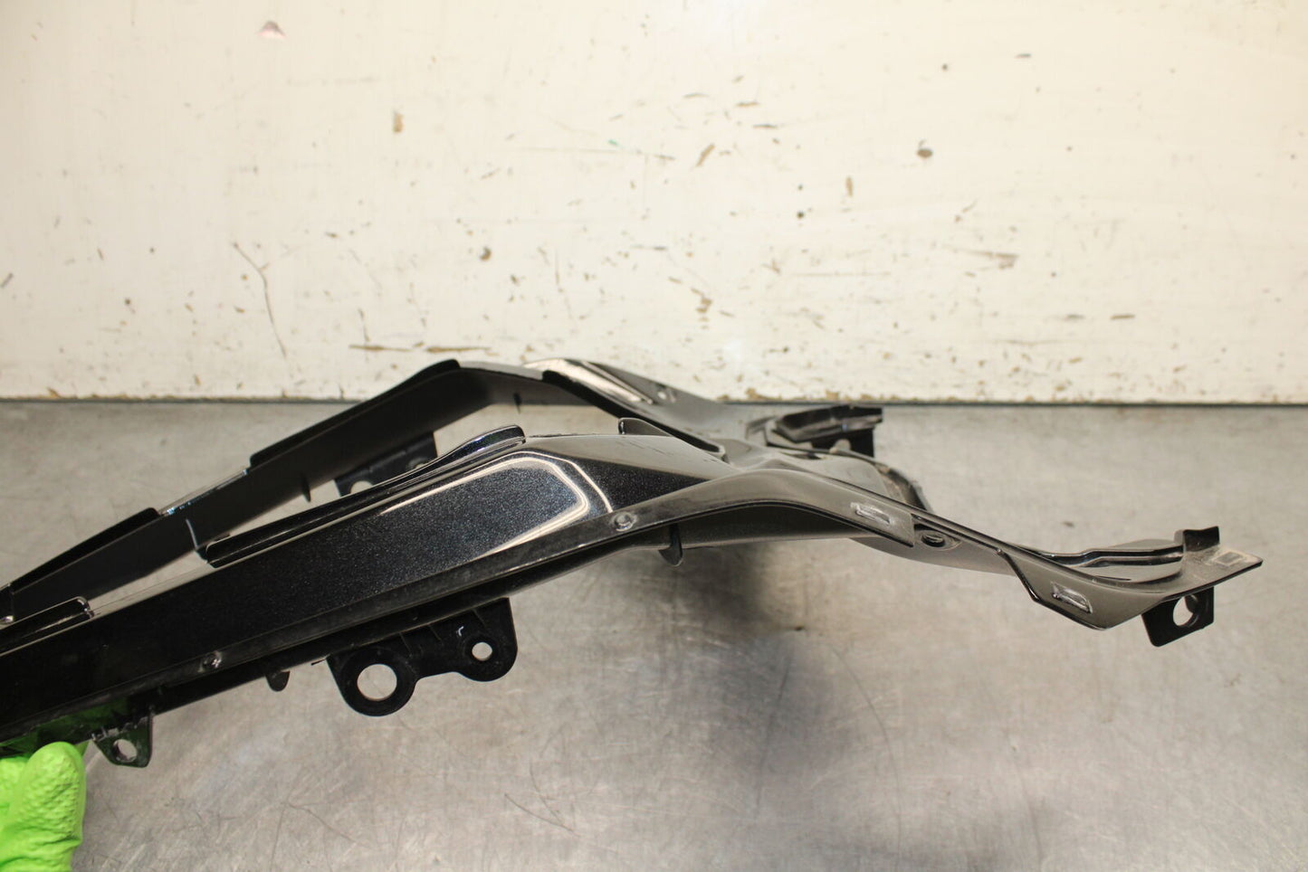 19-22 KAWASAKI Z400 CENTER REAR BACK TAIL FAIRING COWL BB738