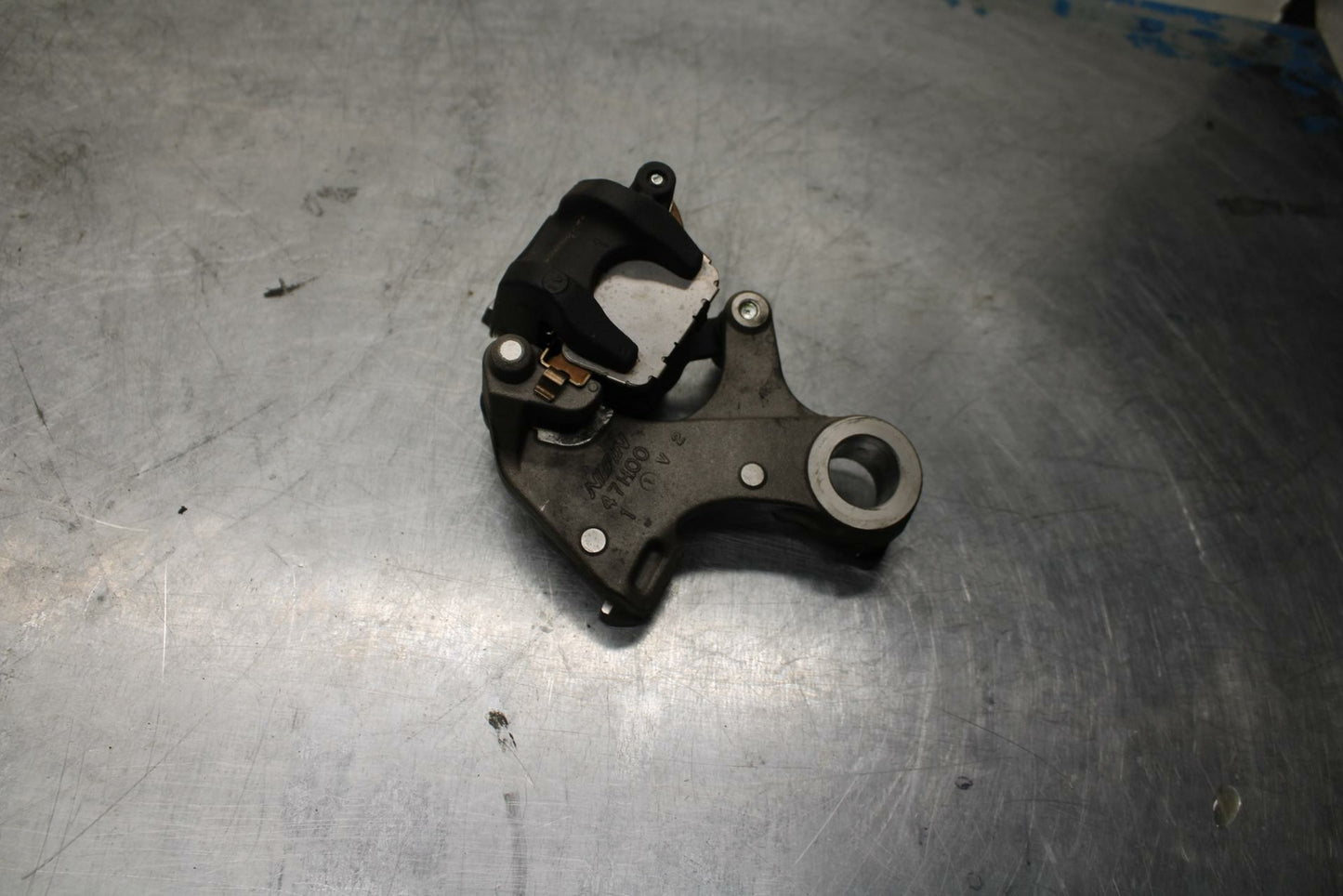 11-22 SUZUKI GSXR600 REAR BACK BRAKE CALIPER W MOUNT BRACKET BB417