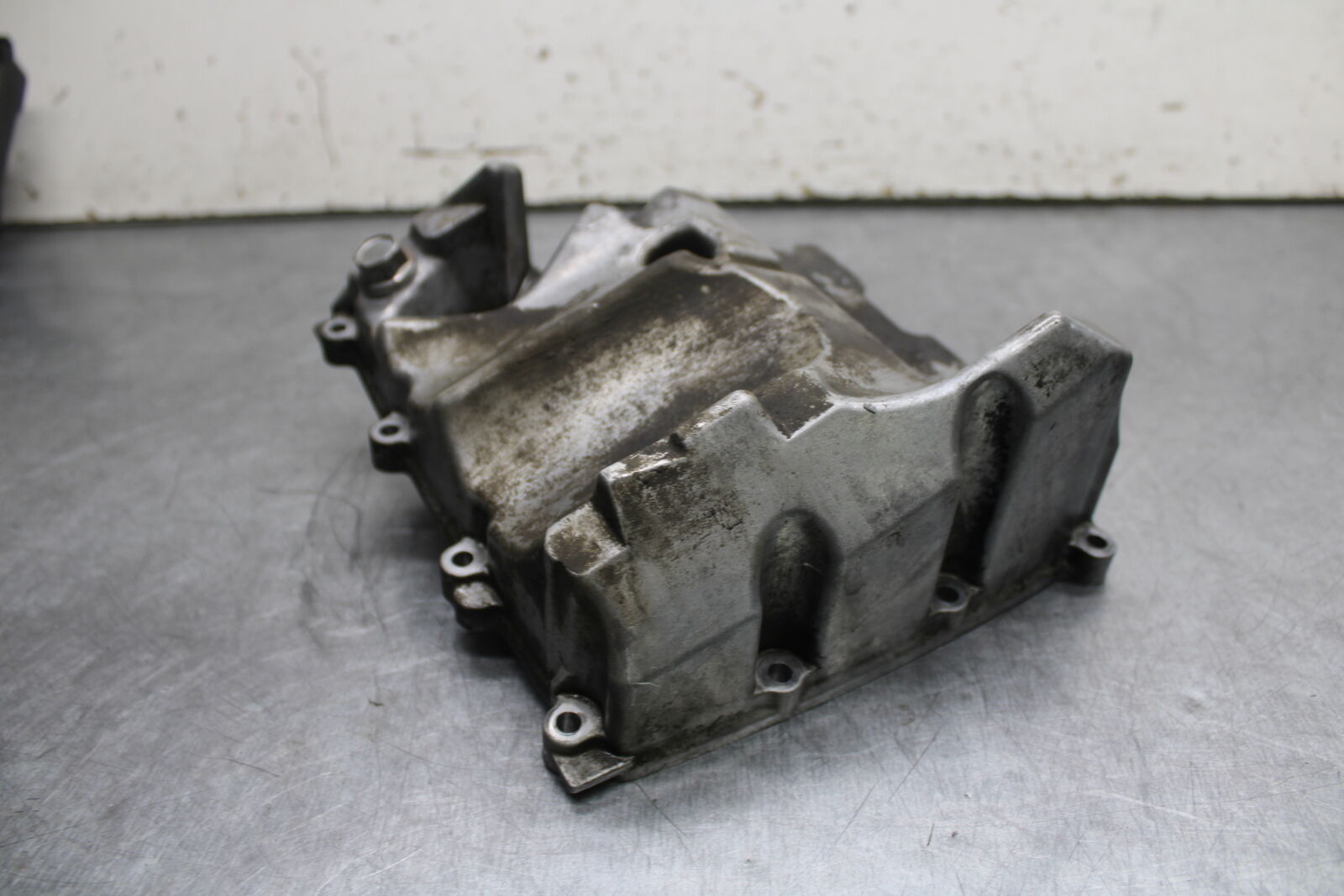06 YAMAHA YZF R6 ENGINE MOTOR BOTTOM OIL PAN COVER BB716