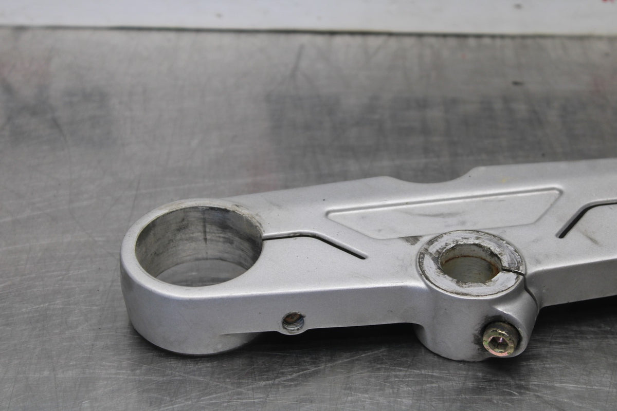05 DUCATI SUPERSPORT 800 FORKS UPPER TRIPLE TREE CLAMP BB913