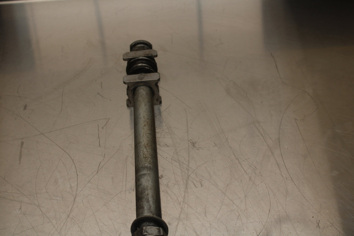 07-12 HONDA CBR600RR REAR AXLE BACK WHEEL  PIVOT BOLT AXEL 42301-MEE-D00  BB135