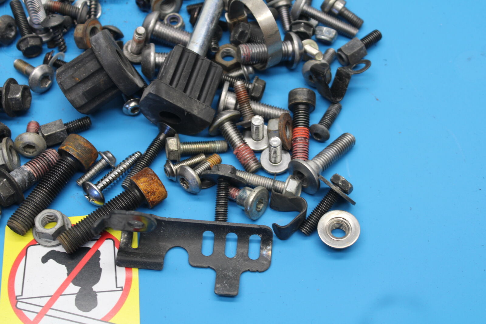 09-12 KAWASAKI NINJA ZX6R MOUNTING BOLTS HARDWARE MOTOR SCREWS BB698