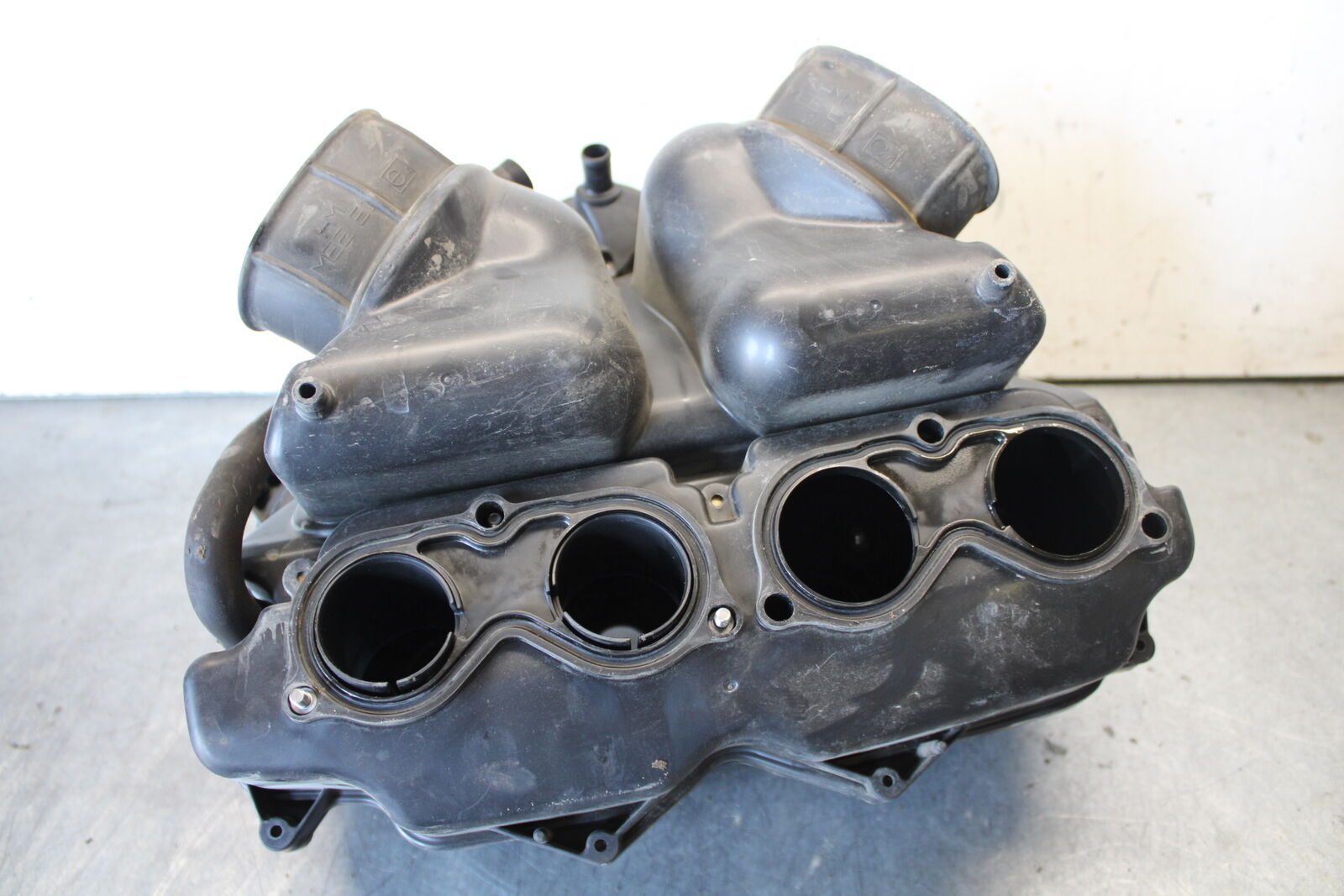 03-04 HONDA CBR600RR AIRBOX AIR INTAKE FILTER 17221-MEE-D00 17232-MEE-000 BB661