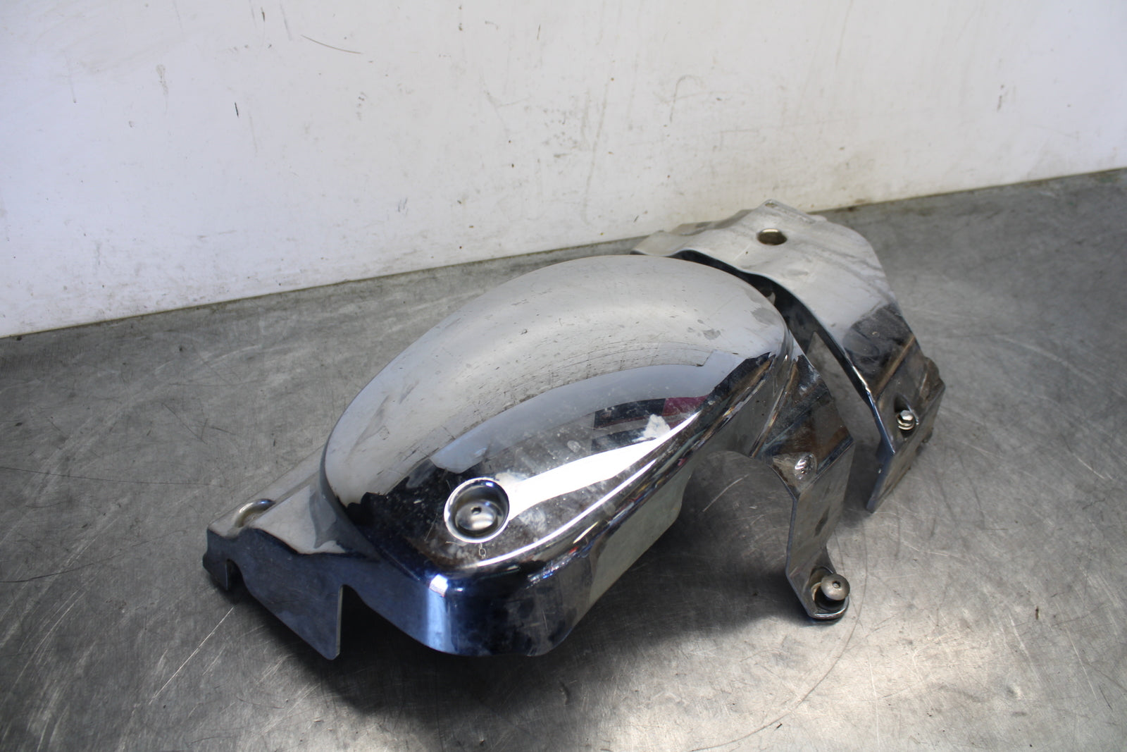 04 SUZUKI INTRUDER 800 ENGINE SPROCKET COVER BB758