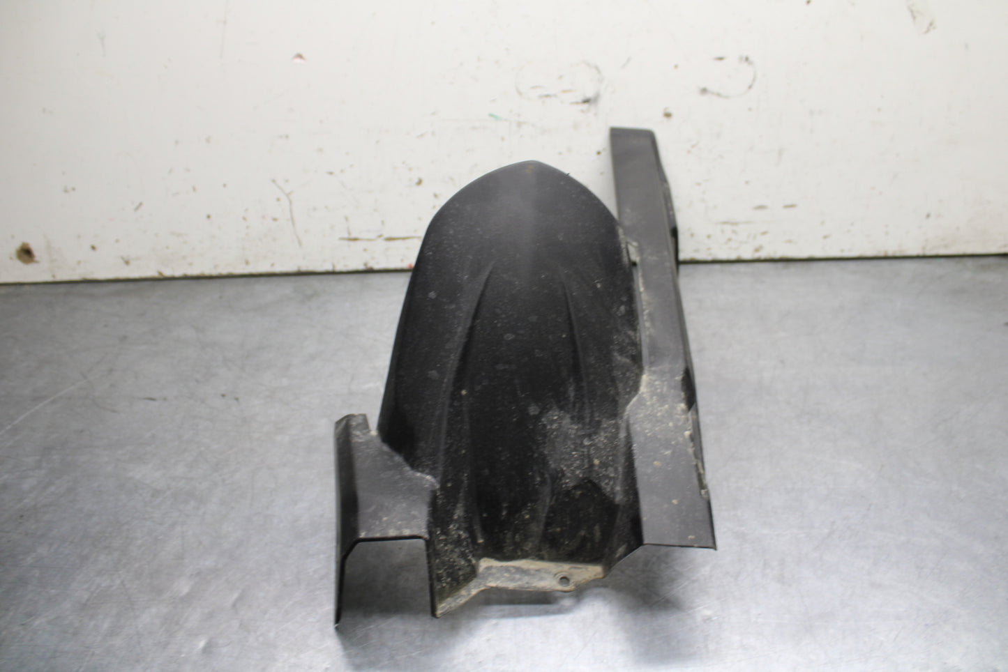 24 KAWASAKI NINJA 500 ABS REAR BACK WHEEL TIRE HUGGER FENDER BB730