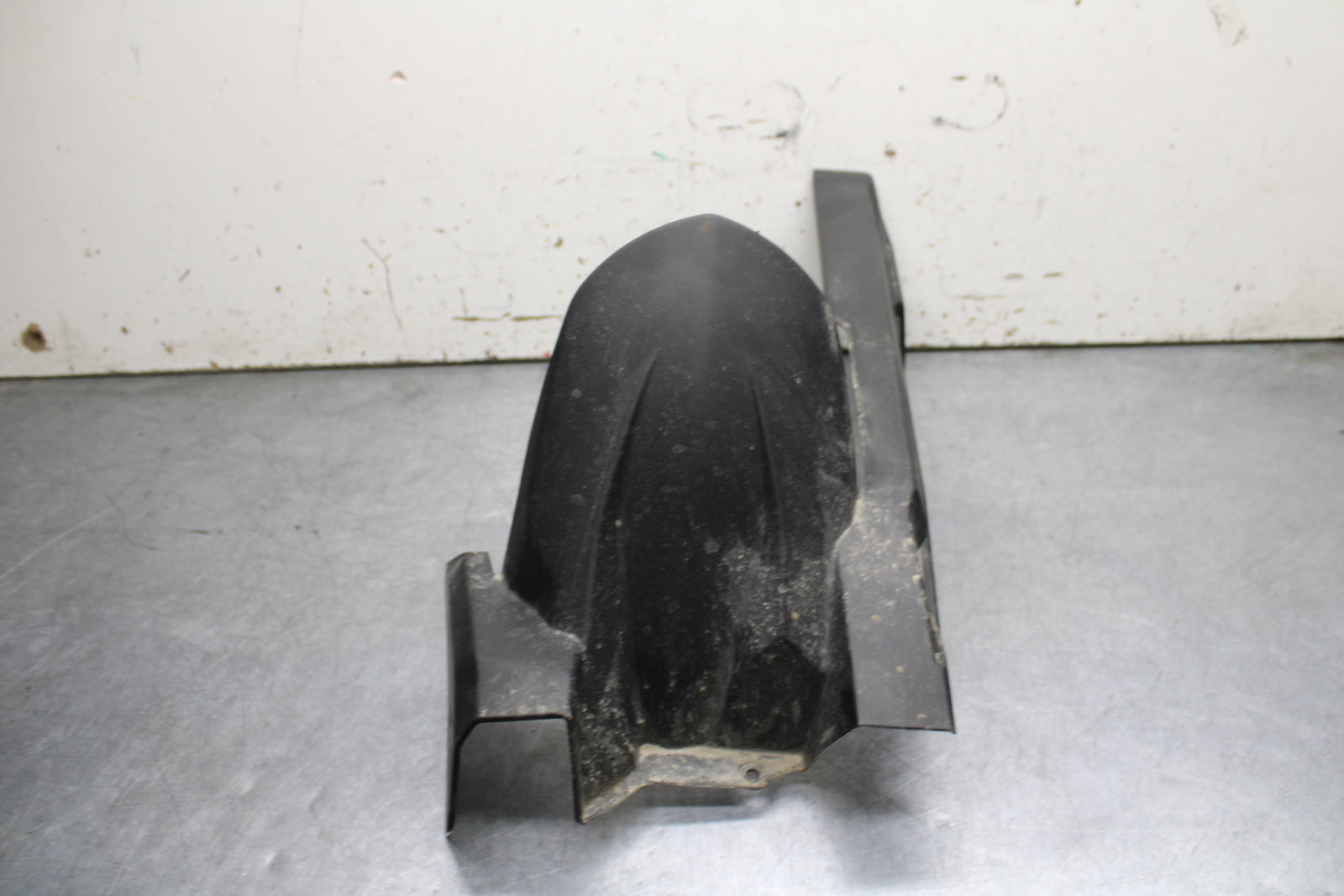 24 KAWASAKI NINJA 500 ABS REAR BACK WHEEL TIRE HUGGER FENDER BB730