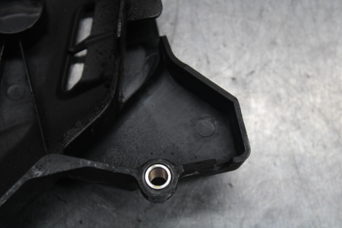 15-17 YAMAHA YZF R3 ENGINE SPROCKET COVER BB111