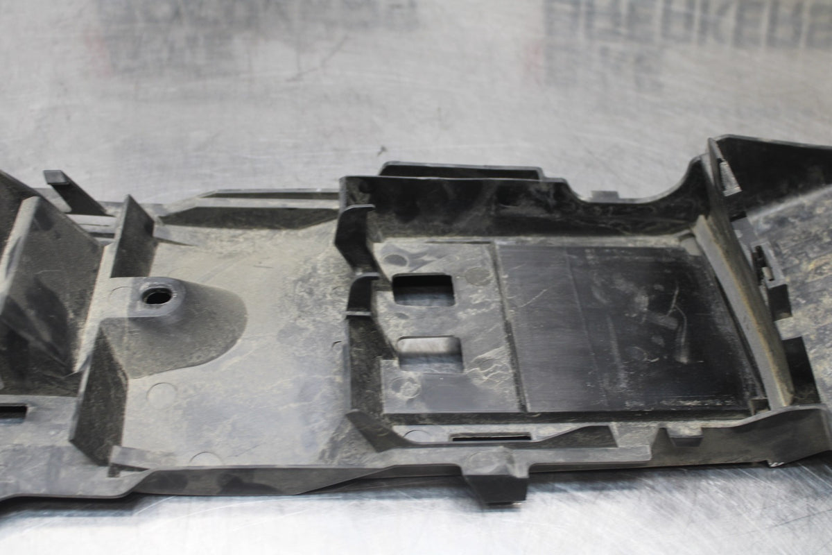 06-07 SUZUKI GSXR 600 REAR BACK TAIL UNDERTAIL BATTERY TRAY PLASTIC BB822