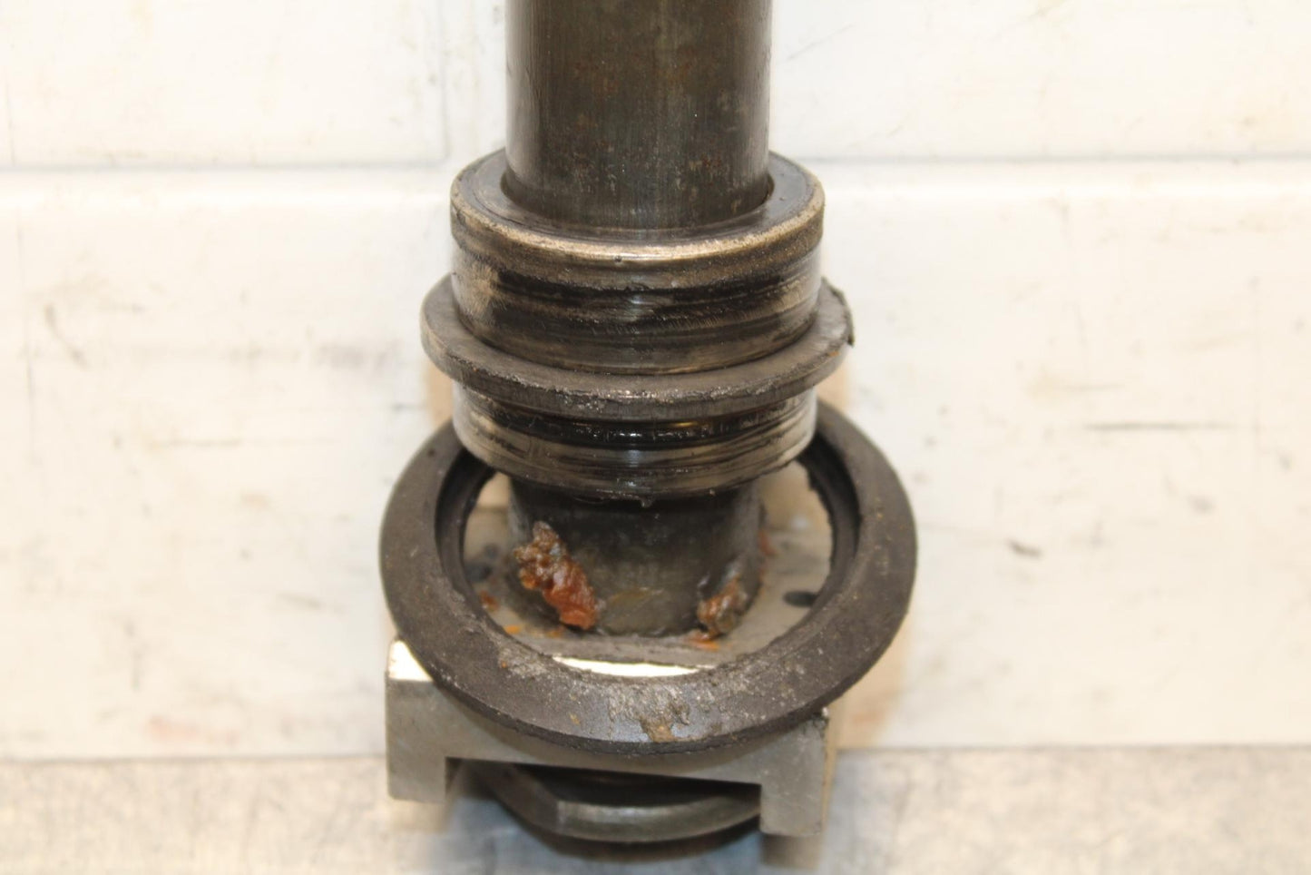 05 YAMAHA YZF R6S REAR AXLE BACK WHEEL RIM PIVOT BOLT AXEL BB600