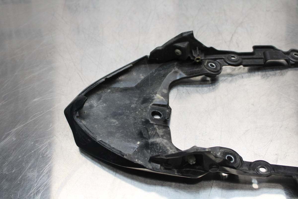 11 SUZUKI GSXR1000 CENTER REAR BACK TAIL FAIRING COWL BB142