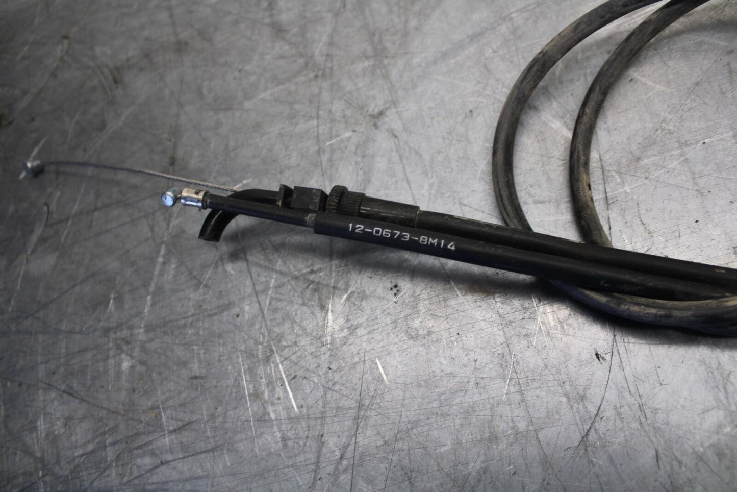 18 KAWASAKI Z 400 THROTTLE CABLES LINES BB469