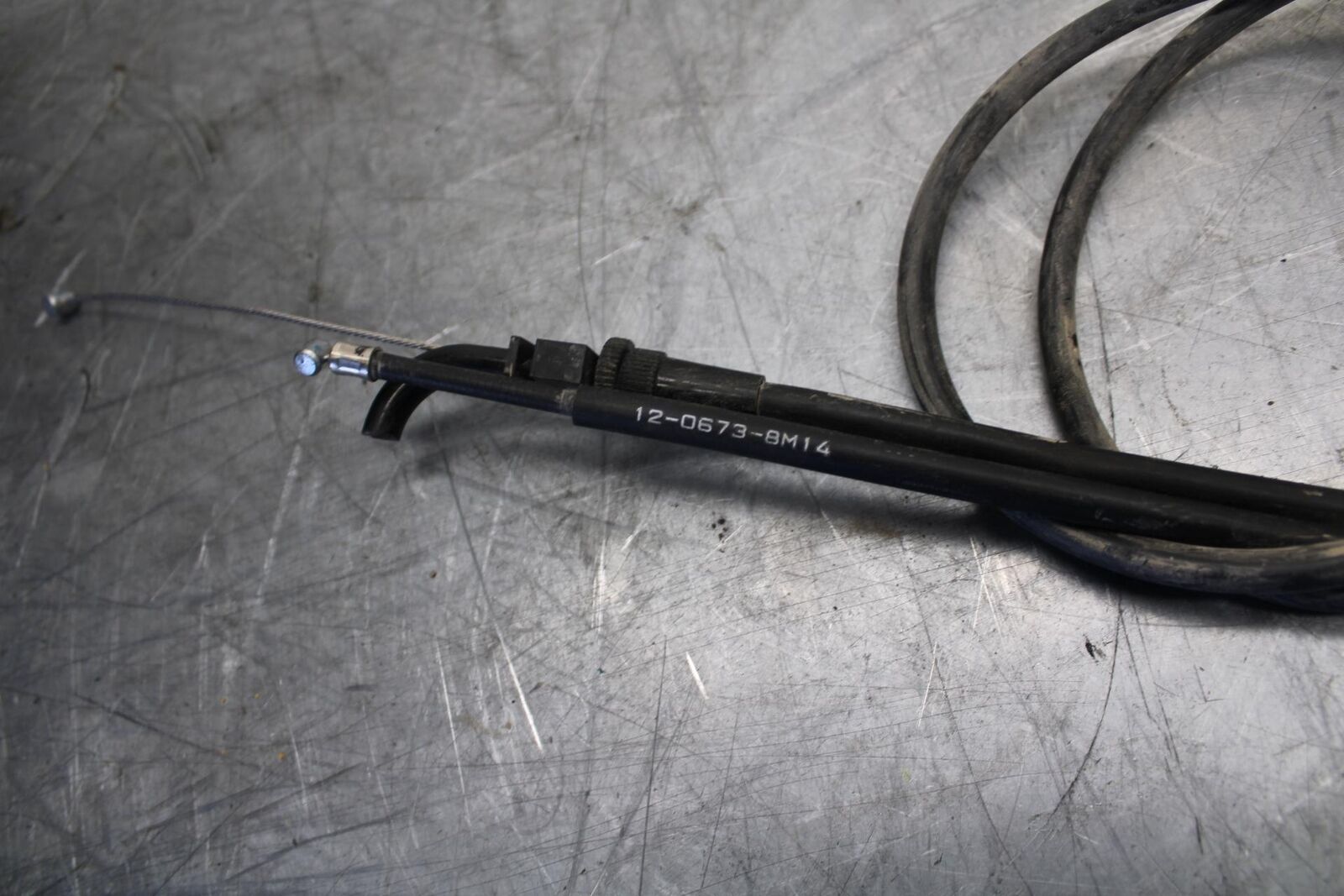 18 KAWASAKI Z 400 THROTTLE CABLES LINES BB469