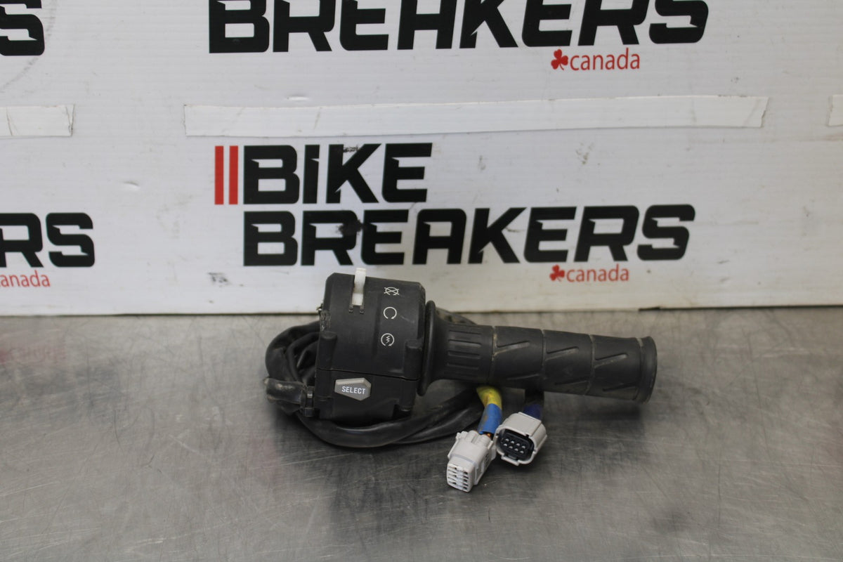 23-26 KAWASAKI NINJA ZX4RR RIGHT CLIP ON HANDLE KILL OFF START SWITCHES BB898