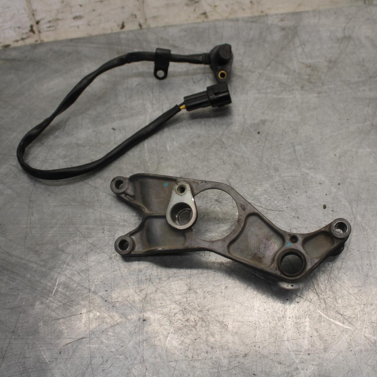 2015 Kawasaki Ninja 300 EX300B ABS SPEED SPEEDOMETER SENSOR 21176-0065 BB518