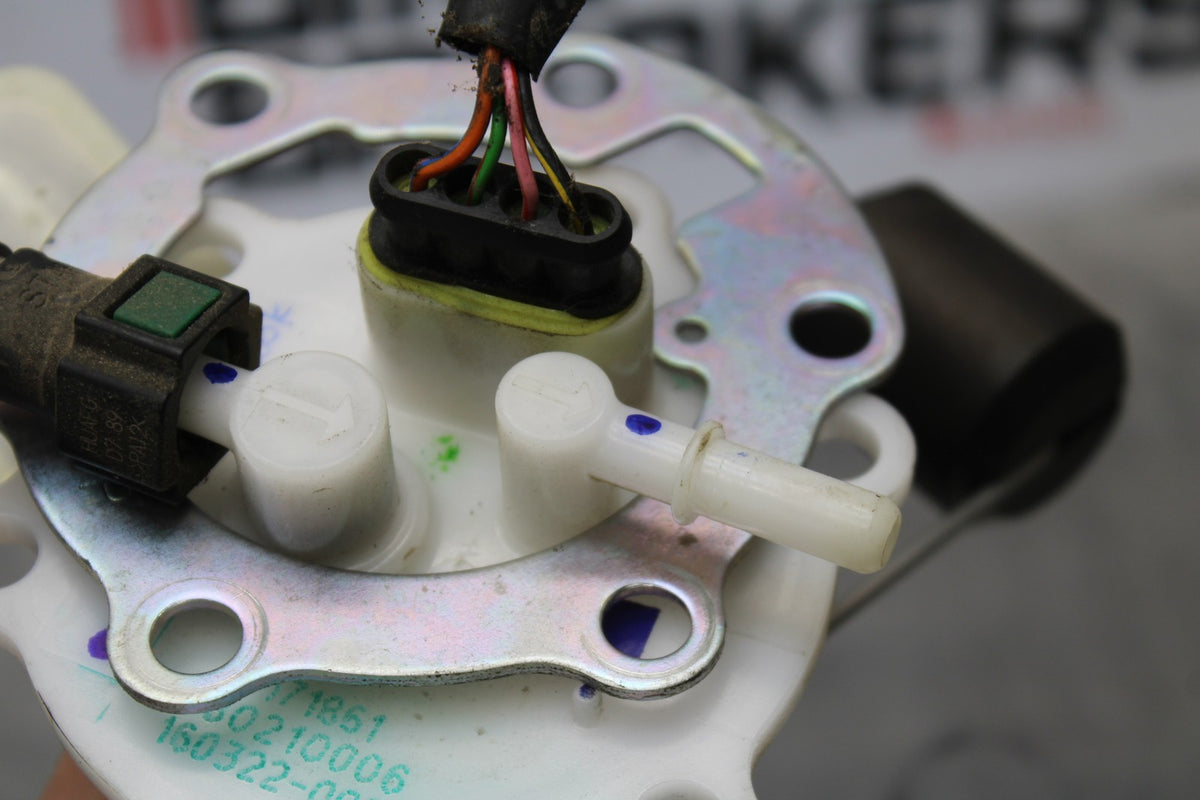 17-22 KTM 390 DUKE FUEL PUMP GAS PETROL SENDER UNIT BB180