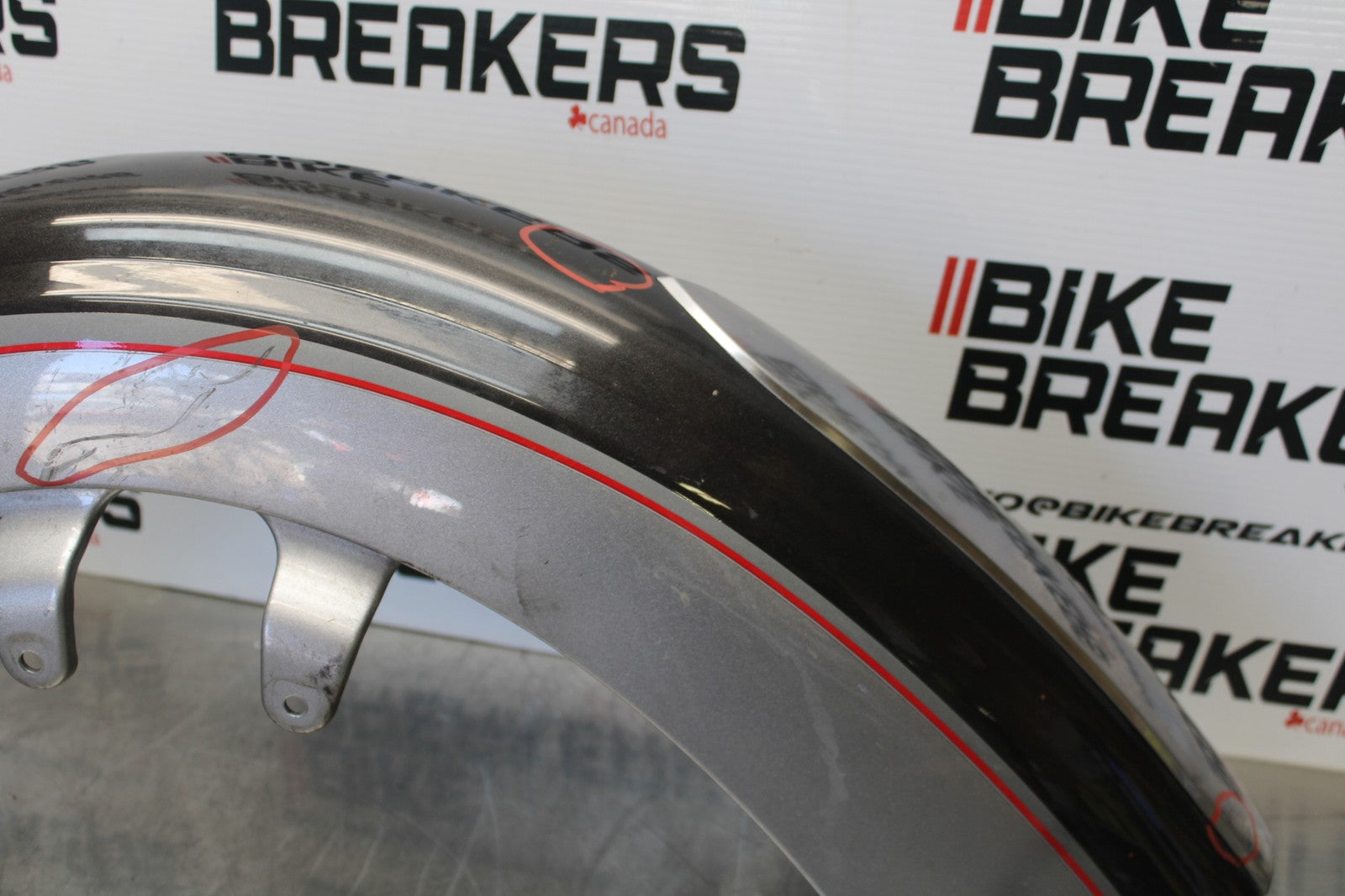 05-06 VICTORY KINGPIN DELUXE FRONT WHEEL FENDER BB195