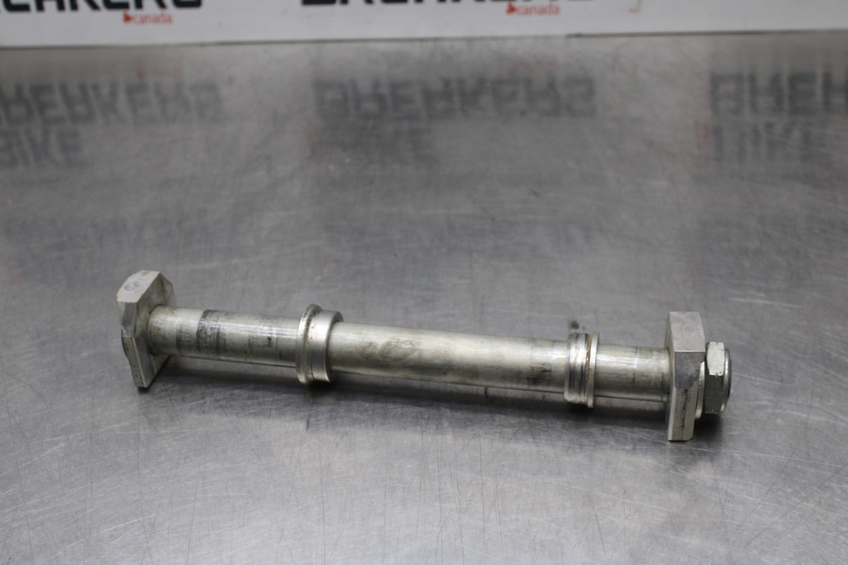 24-25 SUZUKI GSXR1000 REAR AXLE BACK WHEEL RIM PIVOT BOLT AXEL BB767