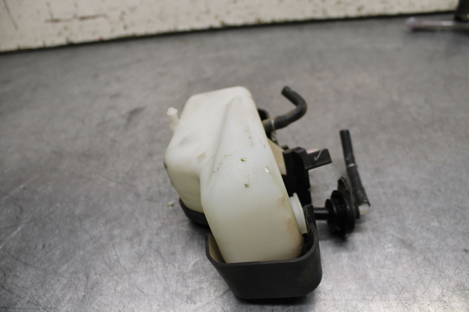 19-24 YAMAHA R3 COOLANT WATER TANK RESERVOIR BOTTLE BB736