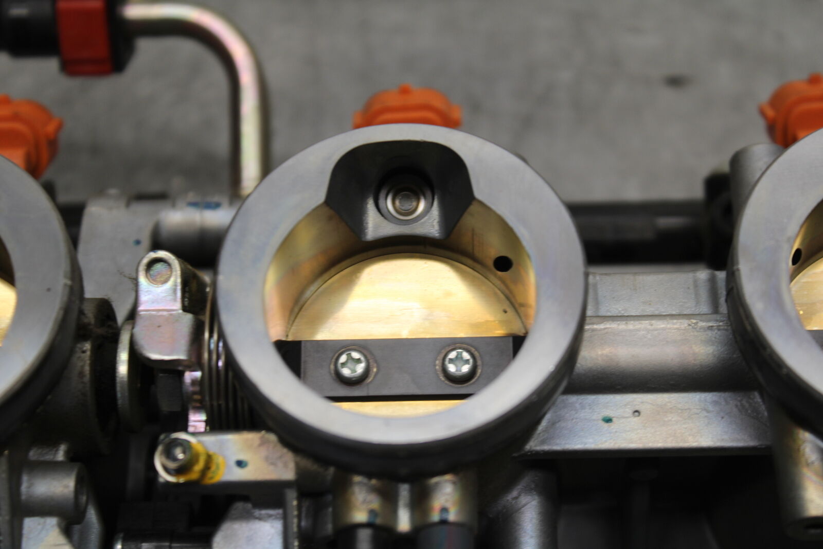 13-18 KAWASAKI NINJA ZX6R MAIN FUEL INJECTORS / THROTTLE BODIES BB682