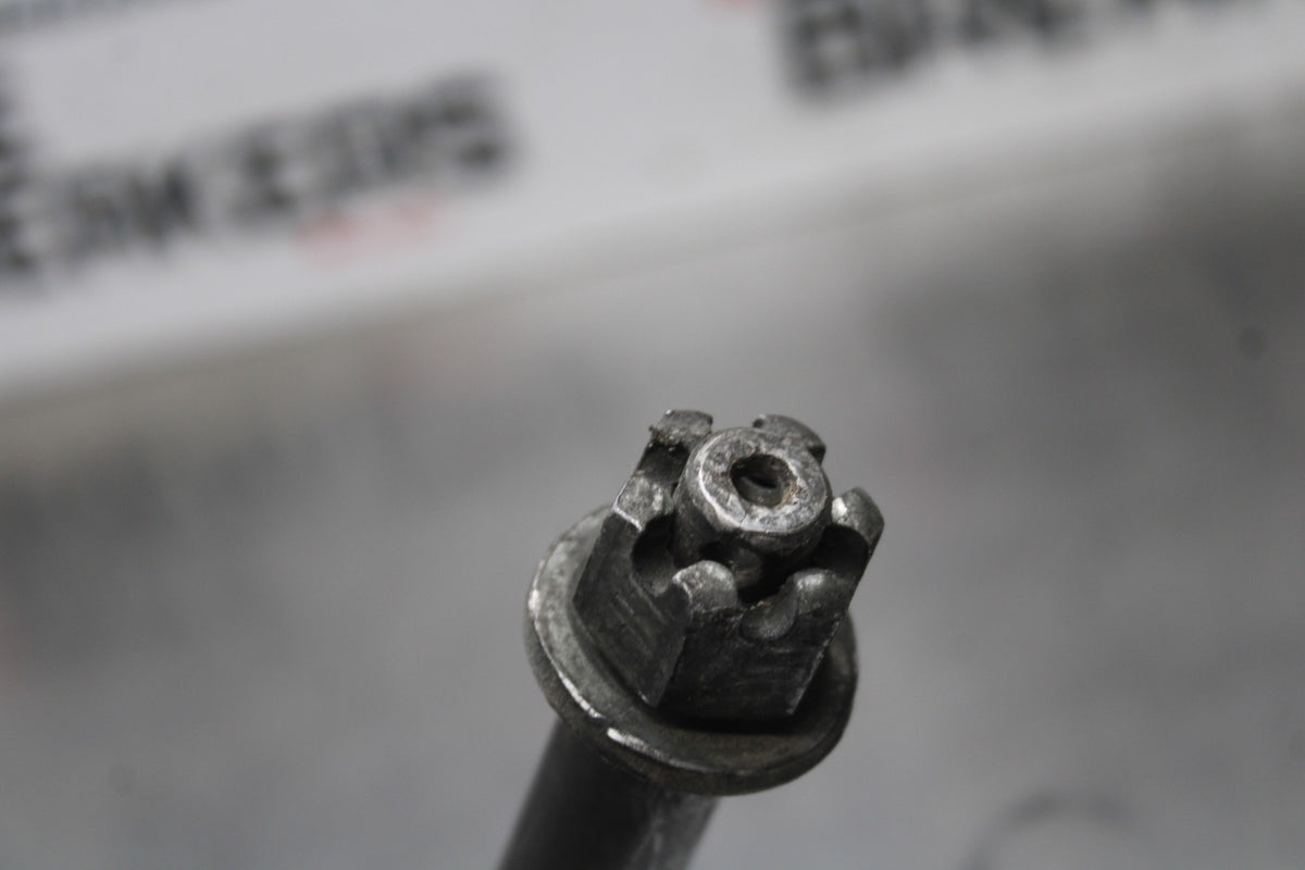 99-00 HARLEY-DAVIDSON ELECTRA GLIDE FLHT REAR AXLE BACK WHEEL RIM BOLT BB805